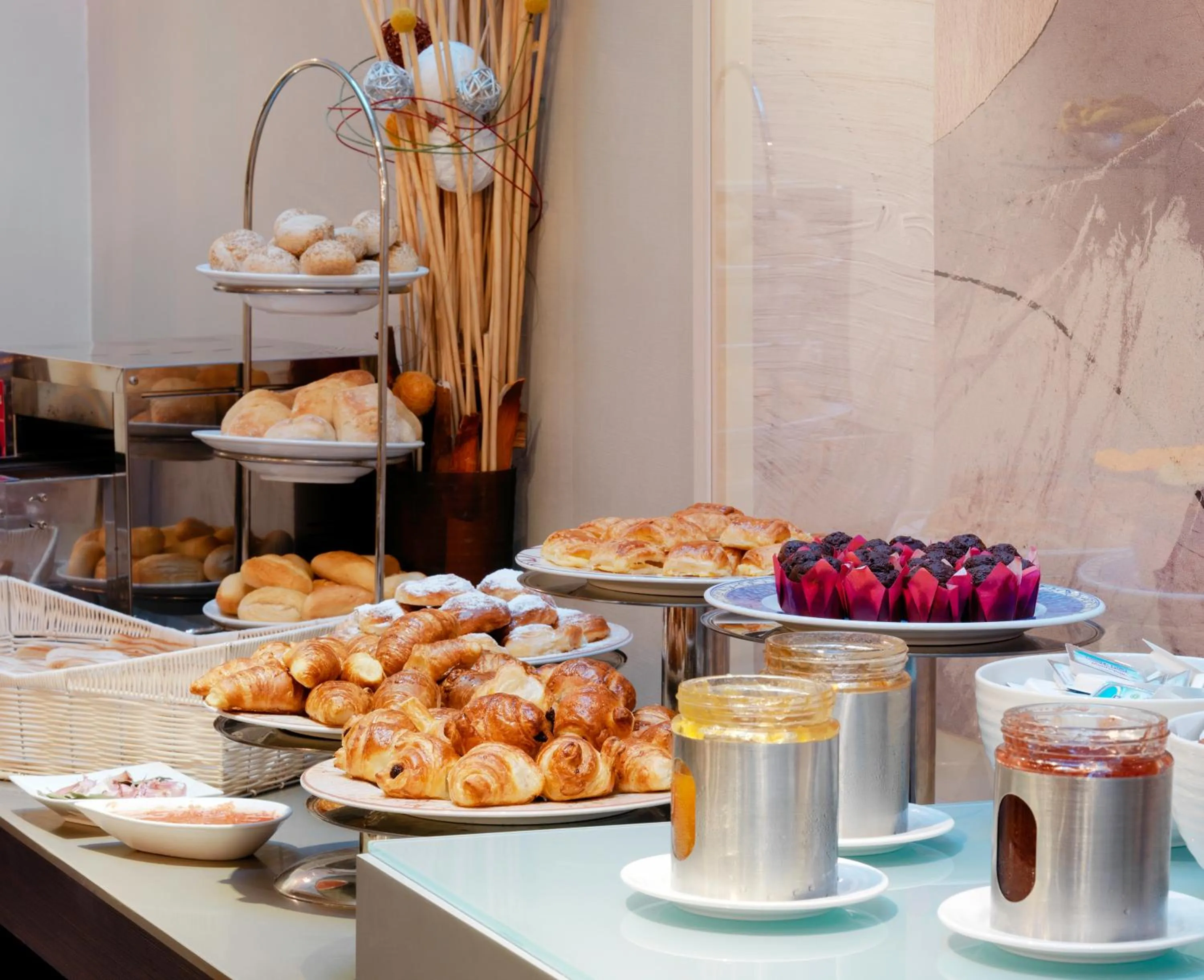 Food and drinks in H10 Universitat