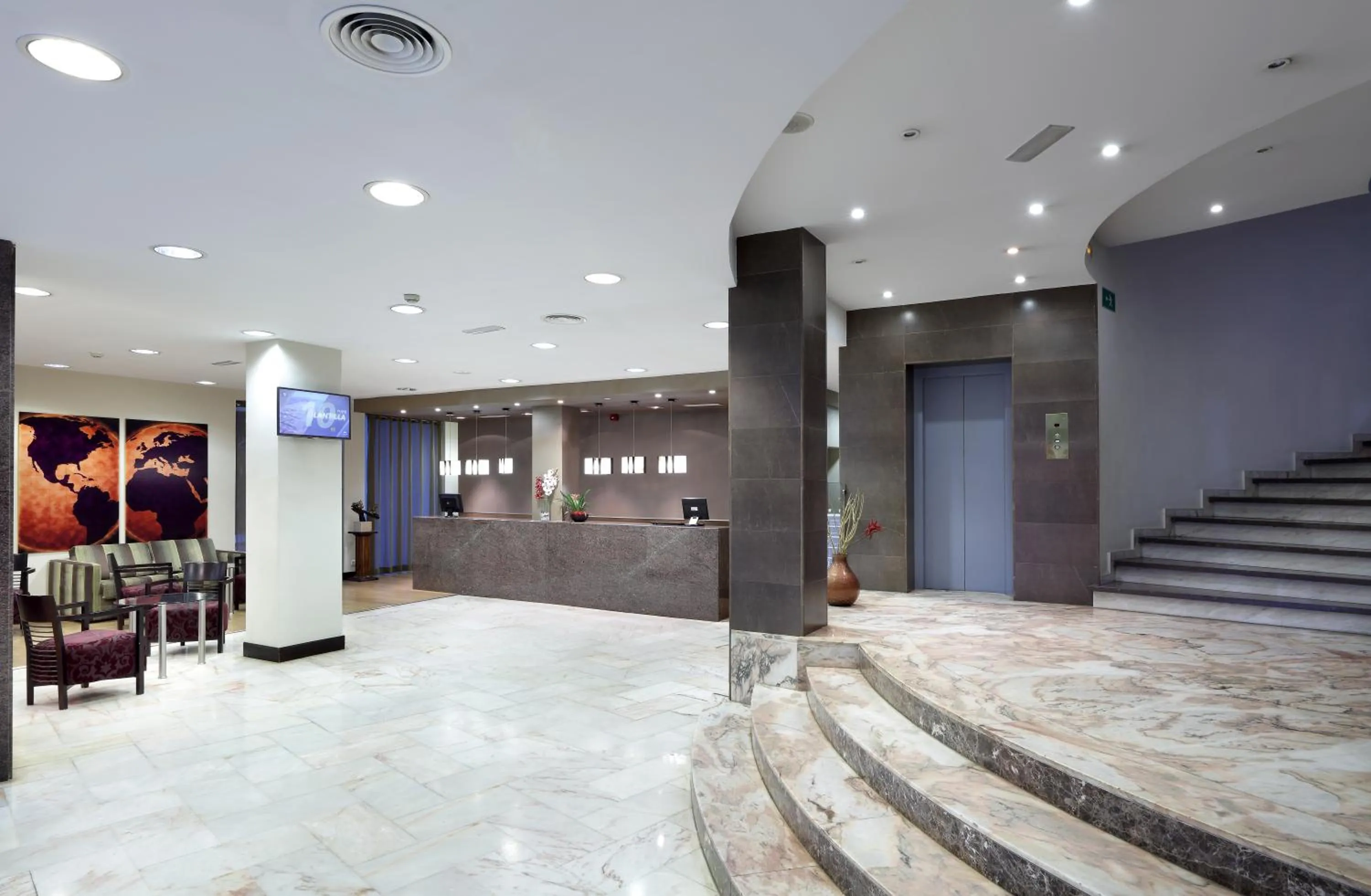 Lobby or reception in Exe Tartessos