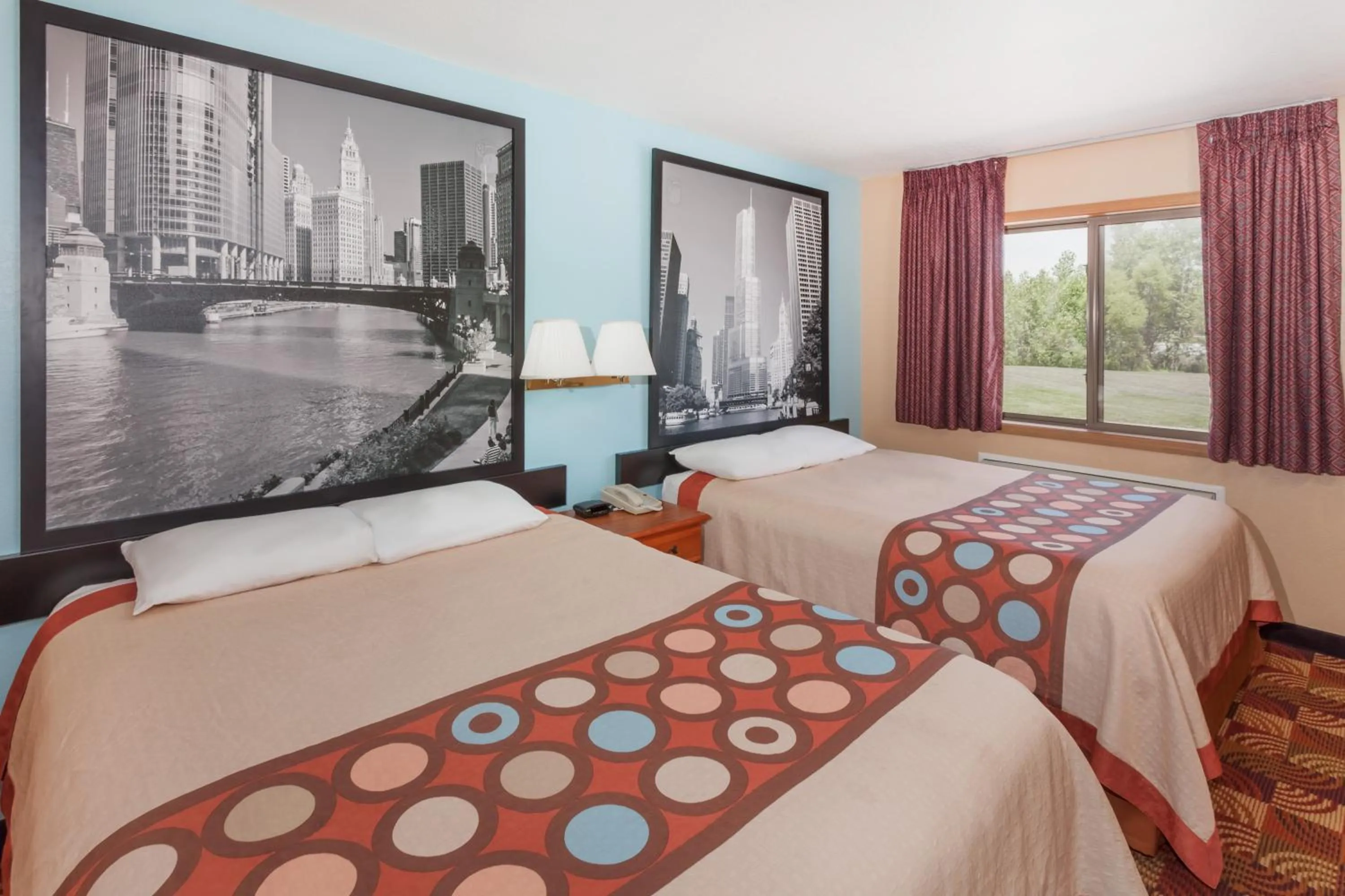 Bedroom, Bed in Super 8 by Wyndham Shipshewana