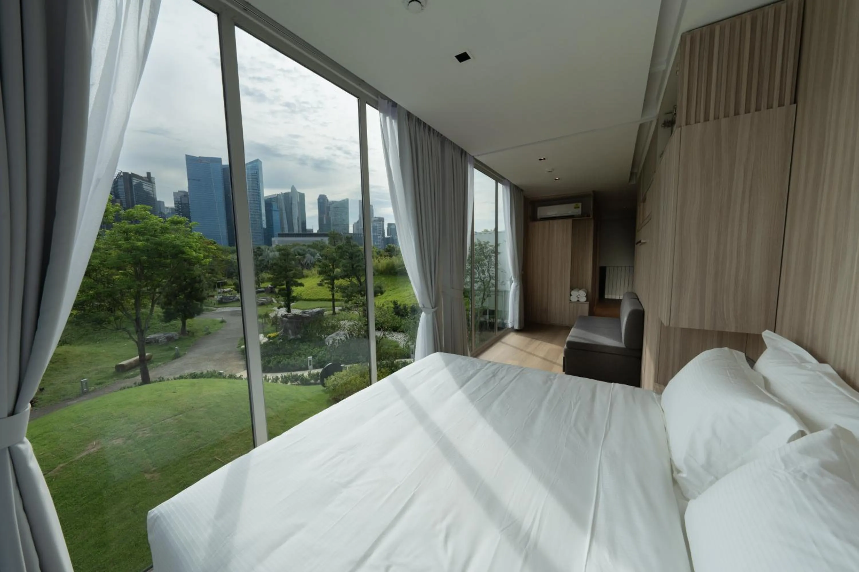 Photo of the whole room, Bed in Garden Pod at Gardens by the Bay