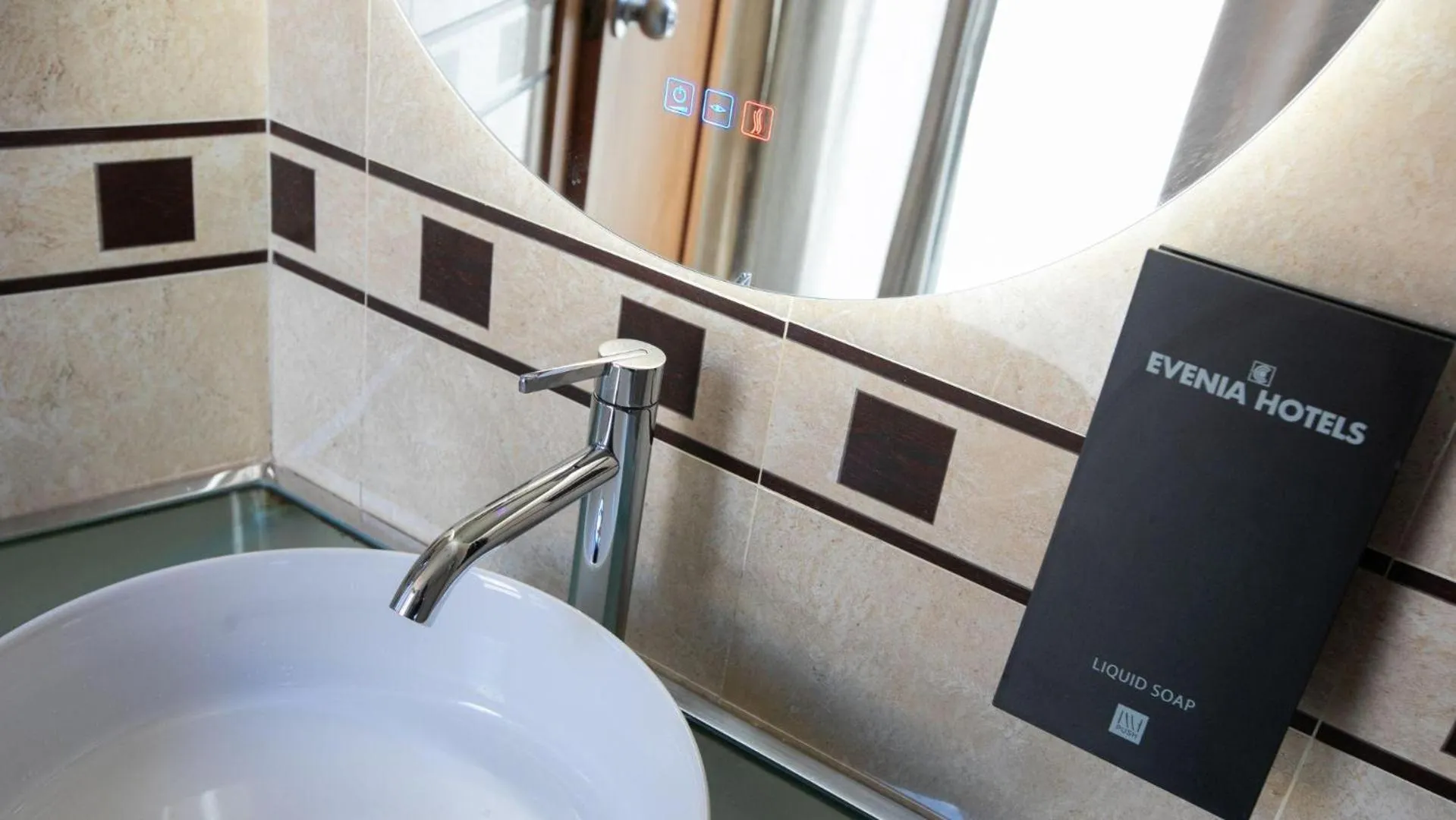 Photo of the whole room in Evenia Rocafort