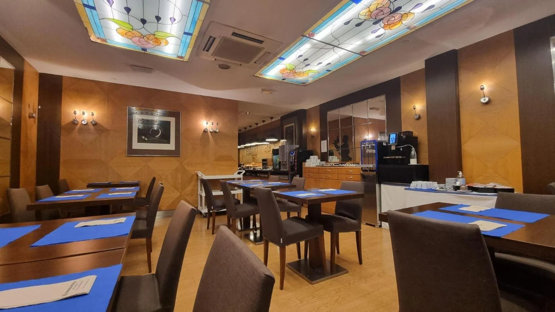 Restaurant/places to eat in Evenia Rocafort