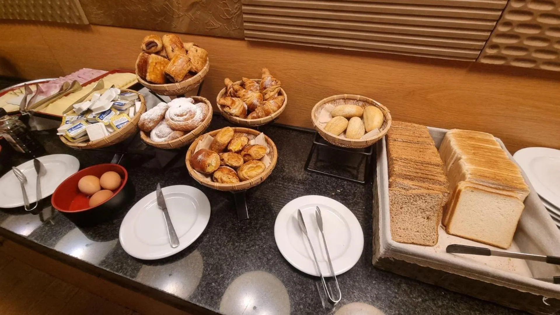 Restaurant/places to eat in Evenia Rocafort