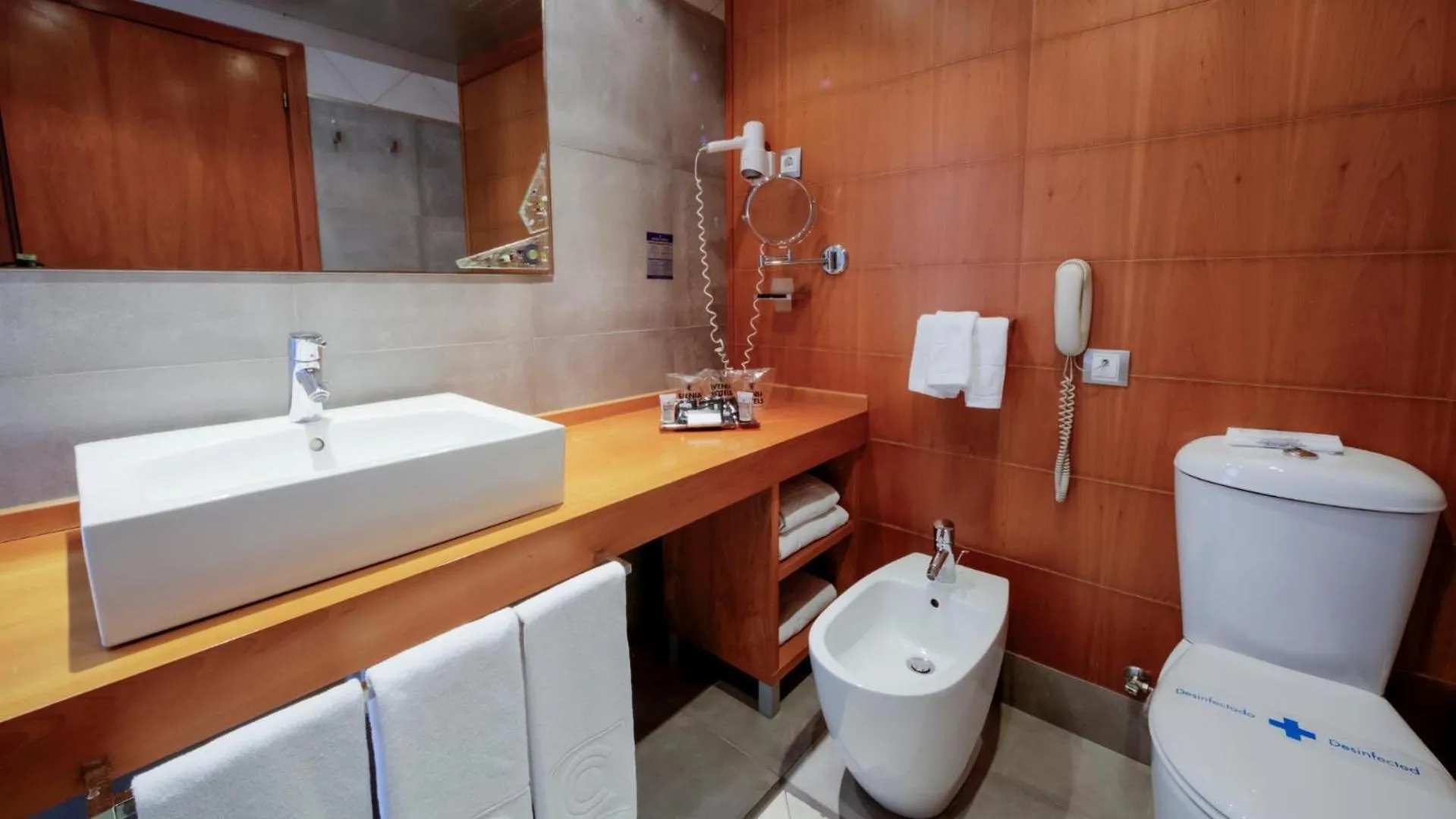 Bathroom in Evenia Rossello