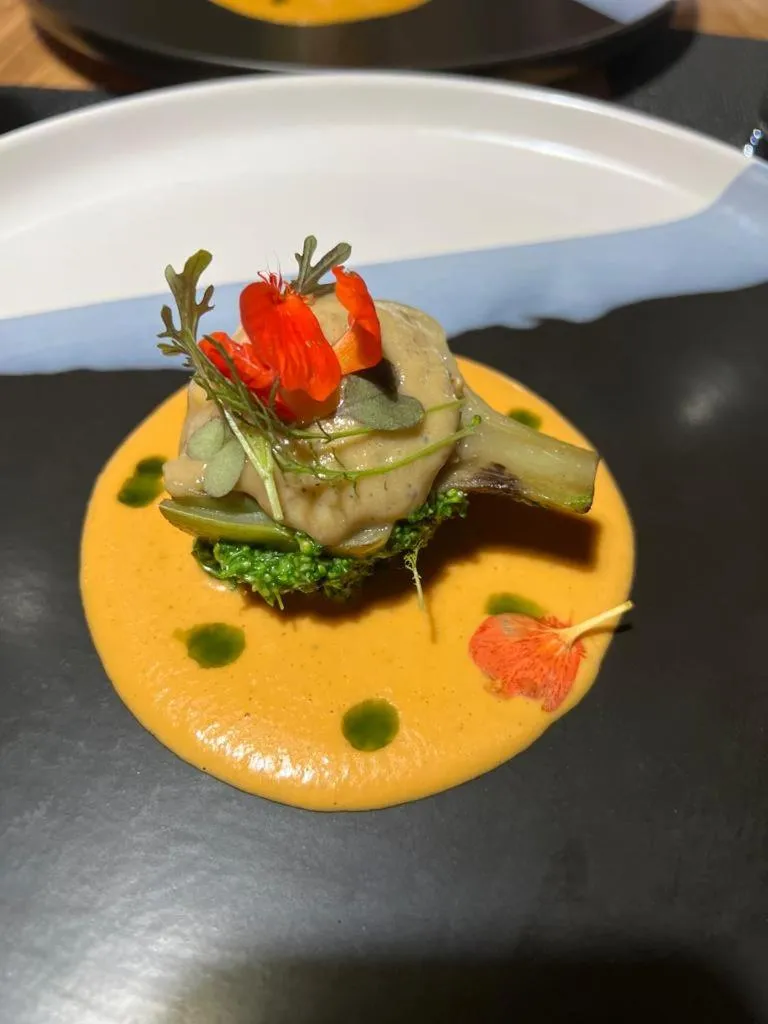 Restaurant/places to eat in Café de Playa Beach Front Hotel