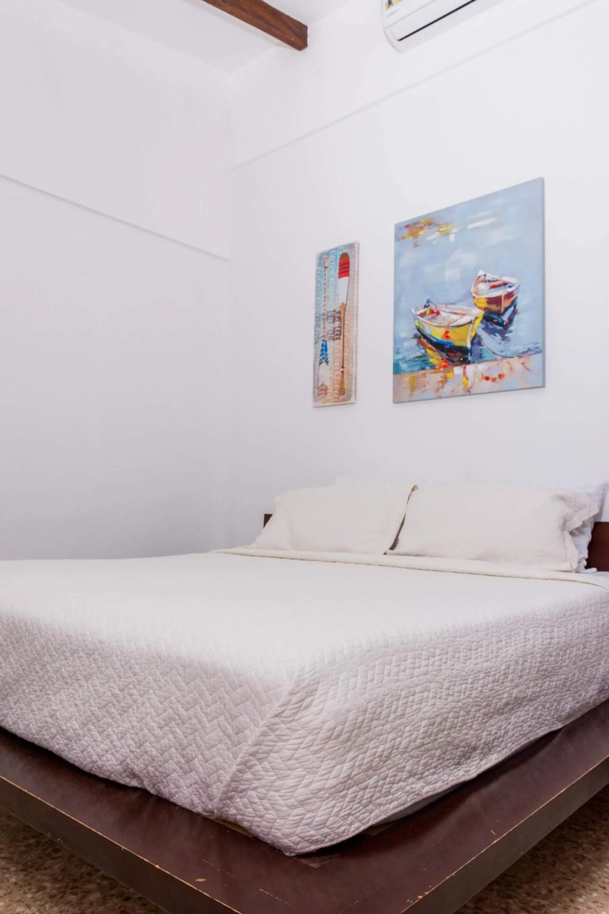 Bedroom, Bed in Café de Playa Beach Front Hotel