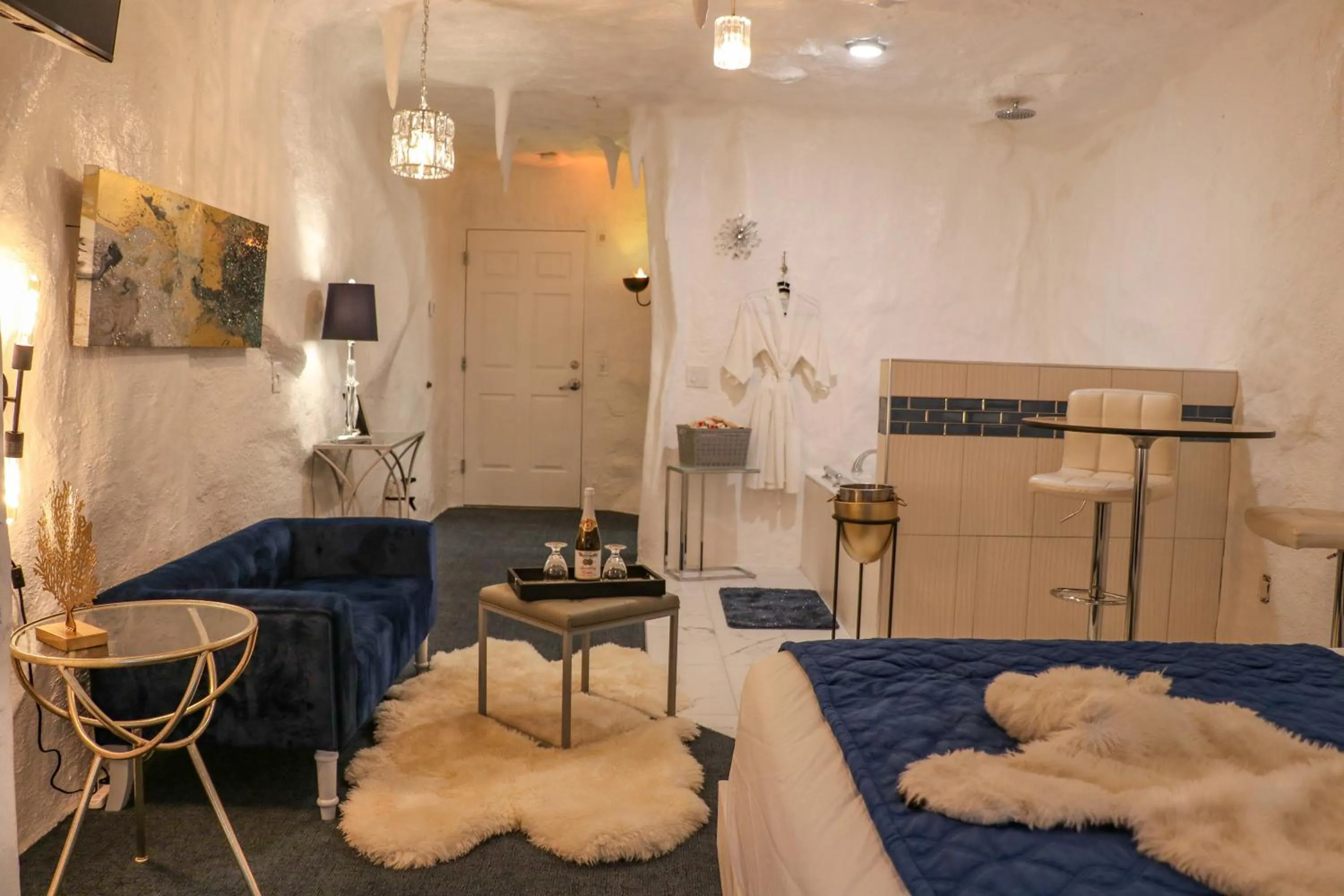 Photo of the whole room in The Anniversary Inn - Boise