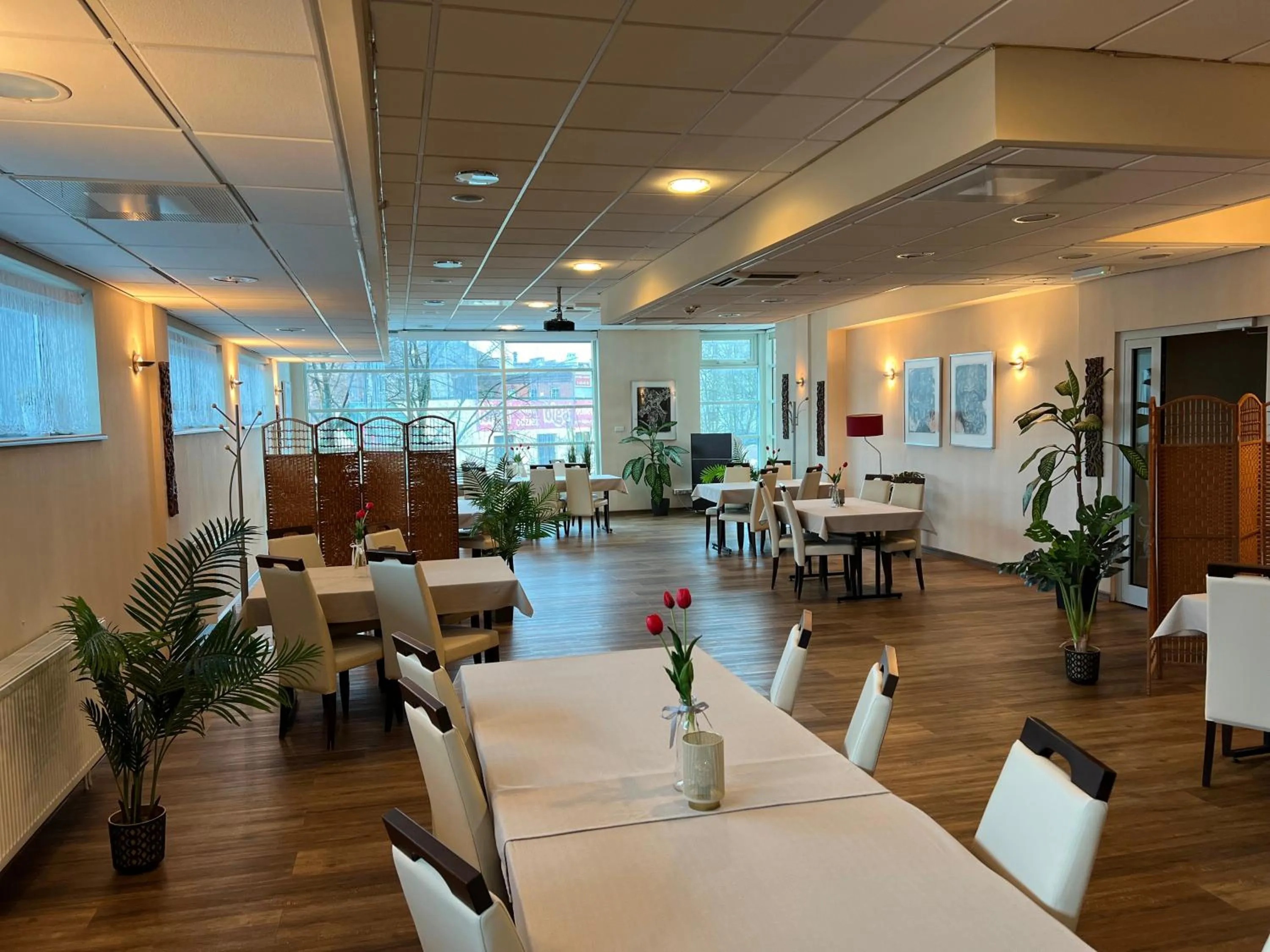 Restaurant/places to eat in Hotel Pik