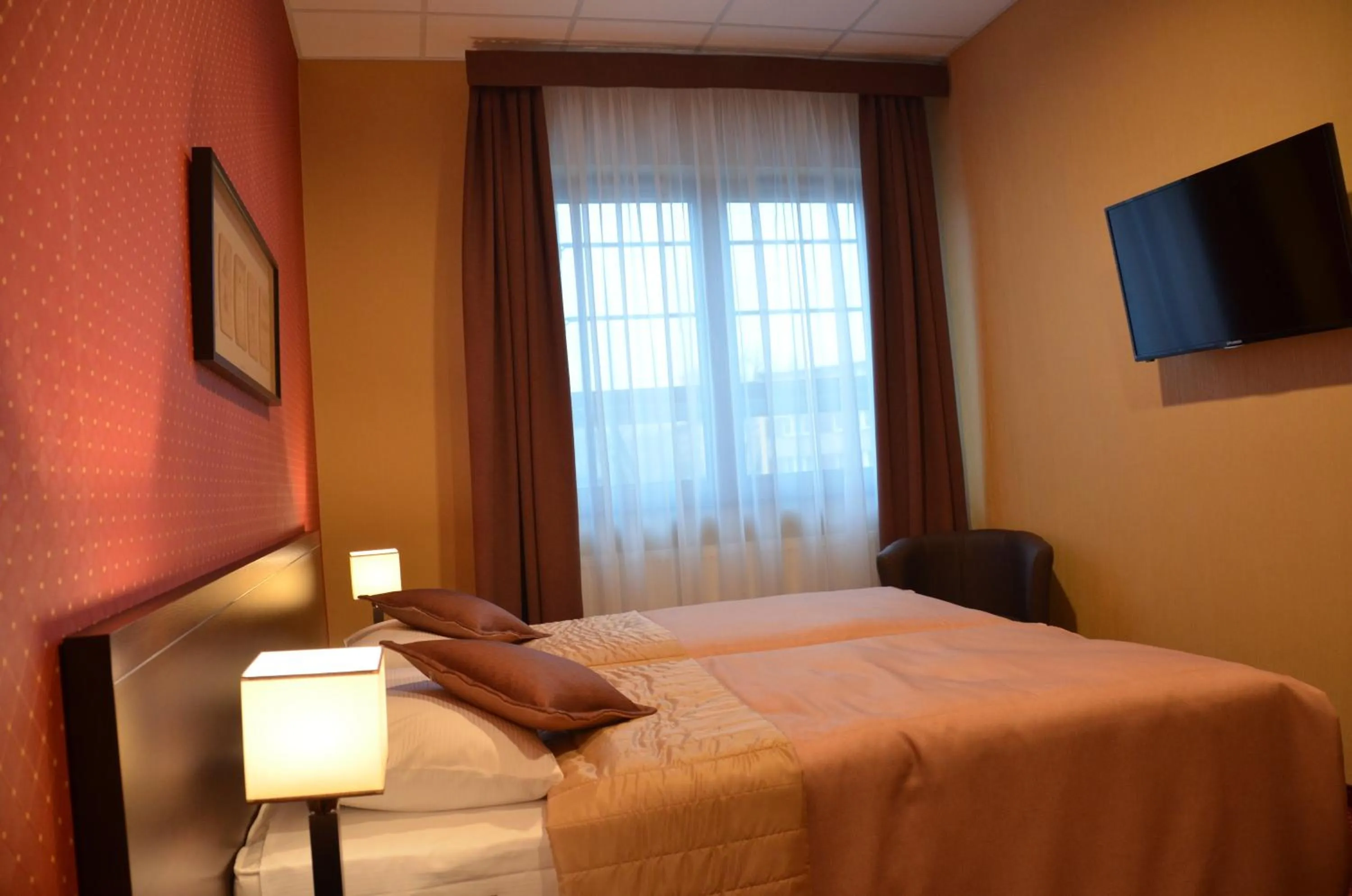 Photo of the whole room, Bed in Hotel Pik