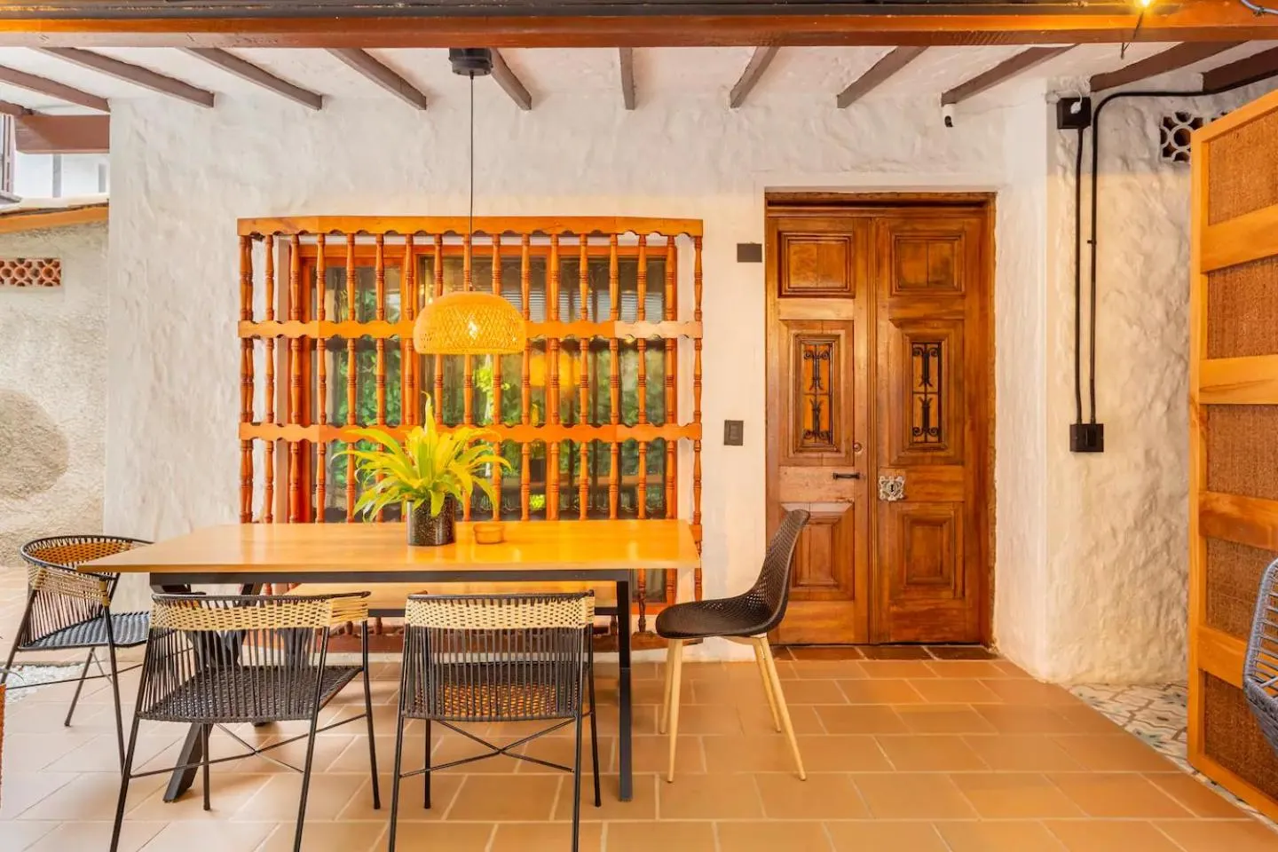 Dining area in Casa Medallo