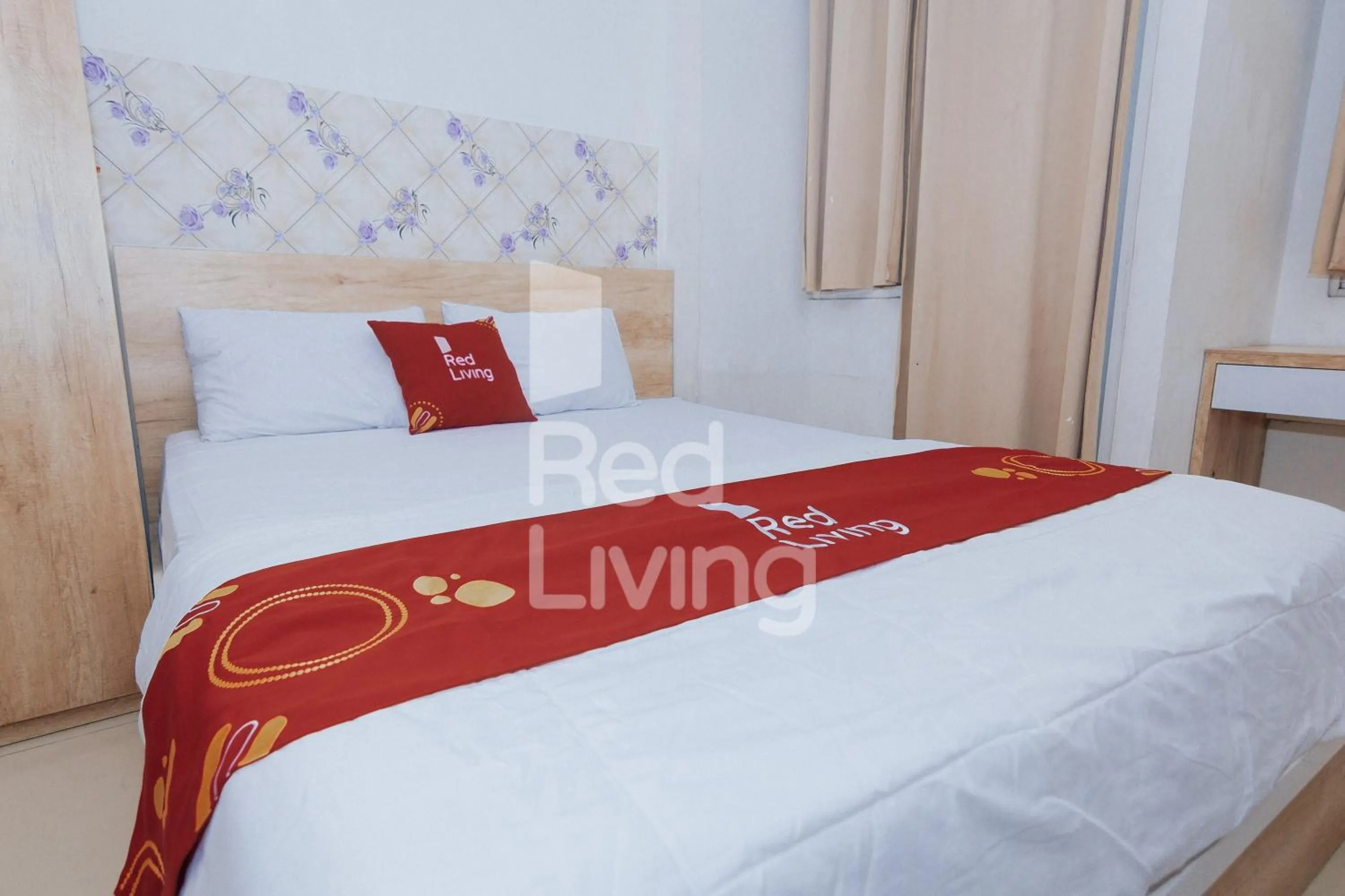 Bed in Redliving Apartemen Grand Sentraland - AT Properti Tower Pink