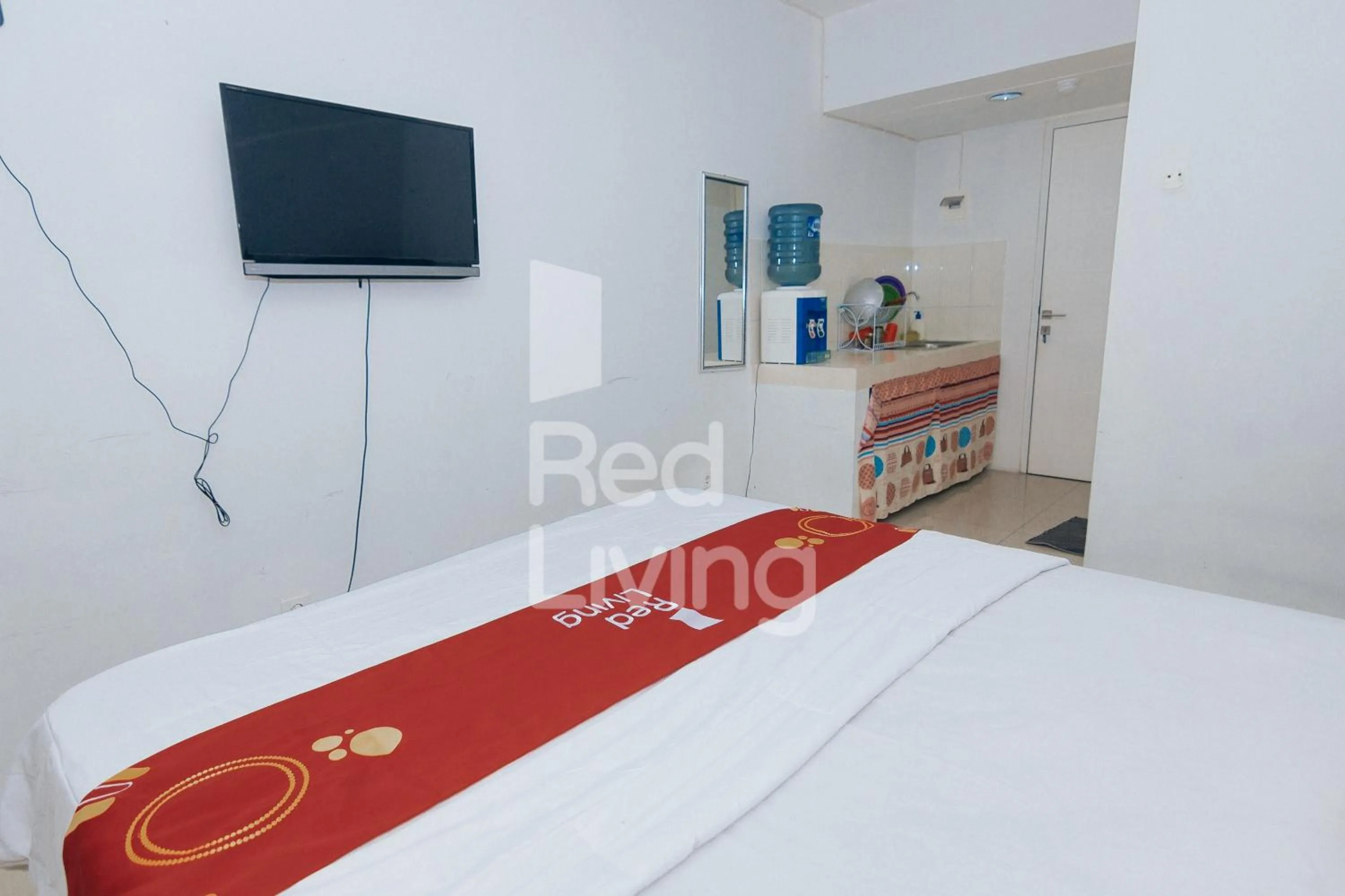 Bed in Redliving Apartemen Grand Sentraland - AT Properti Tower Pink