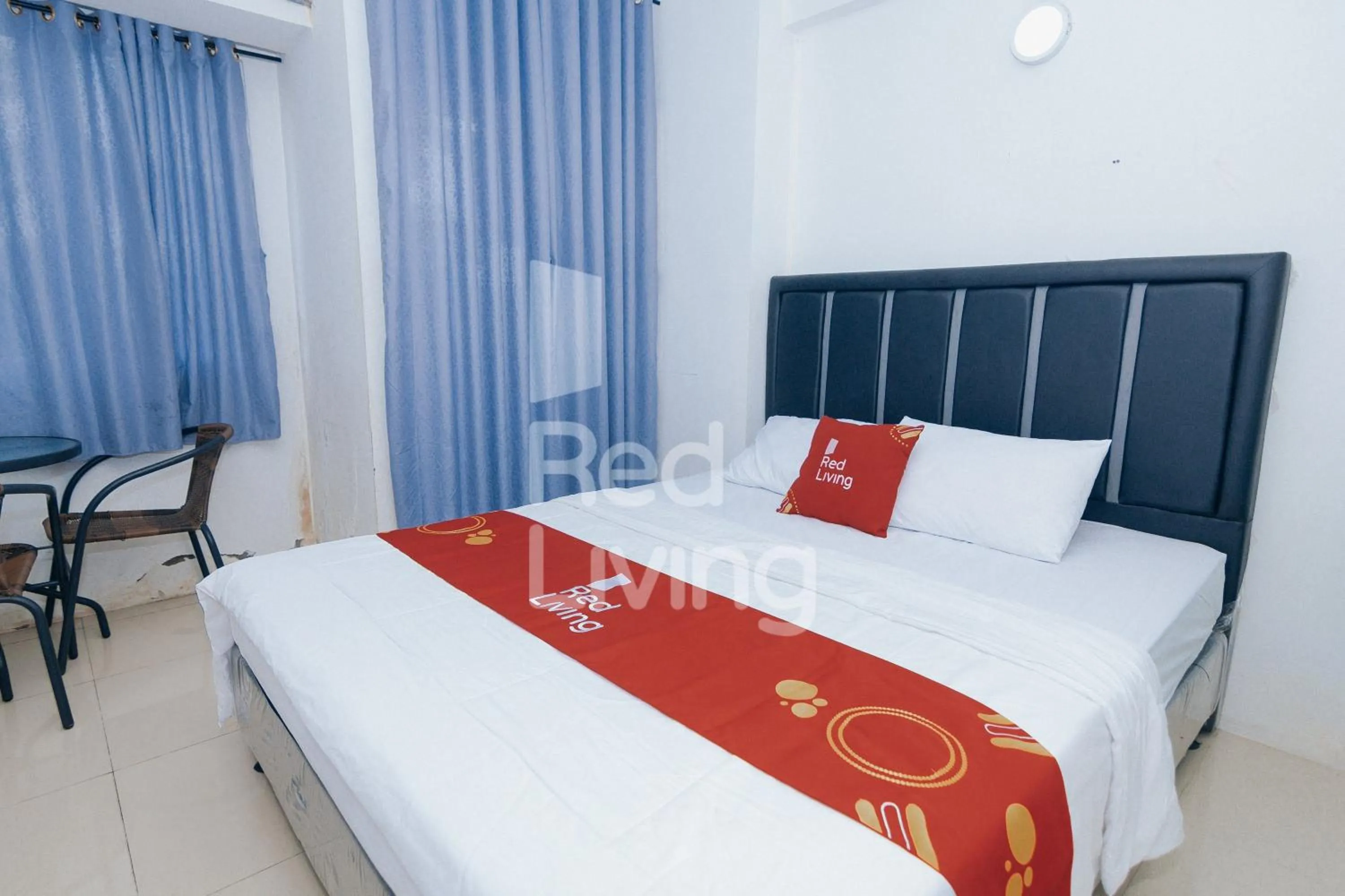 Bed in Redliving Apartemen Grand Sentraland - AT Properti Tower Pink