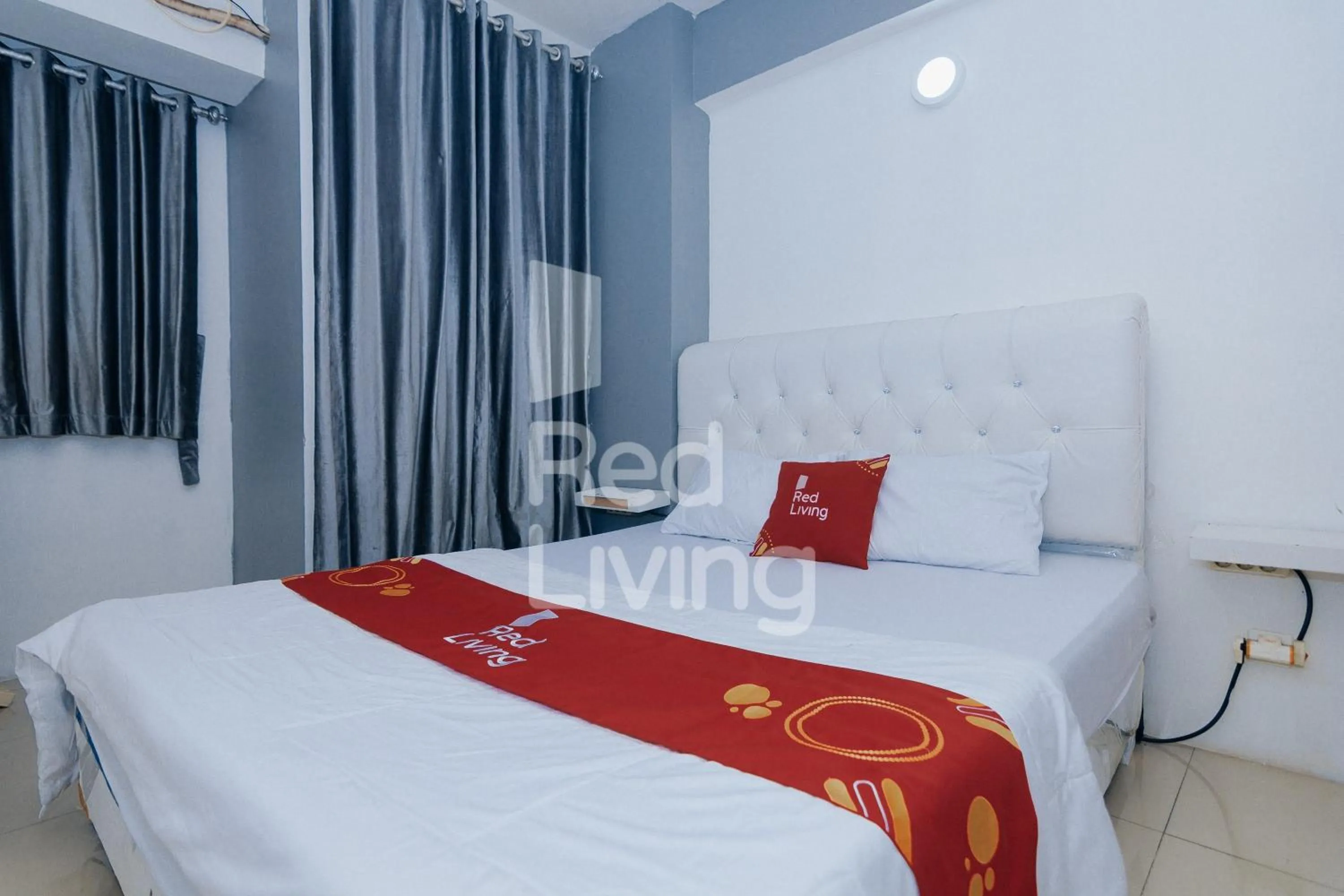 Bed in Redliving Apartemen Grand Sentraland - AT Properti Tower Pink