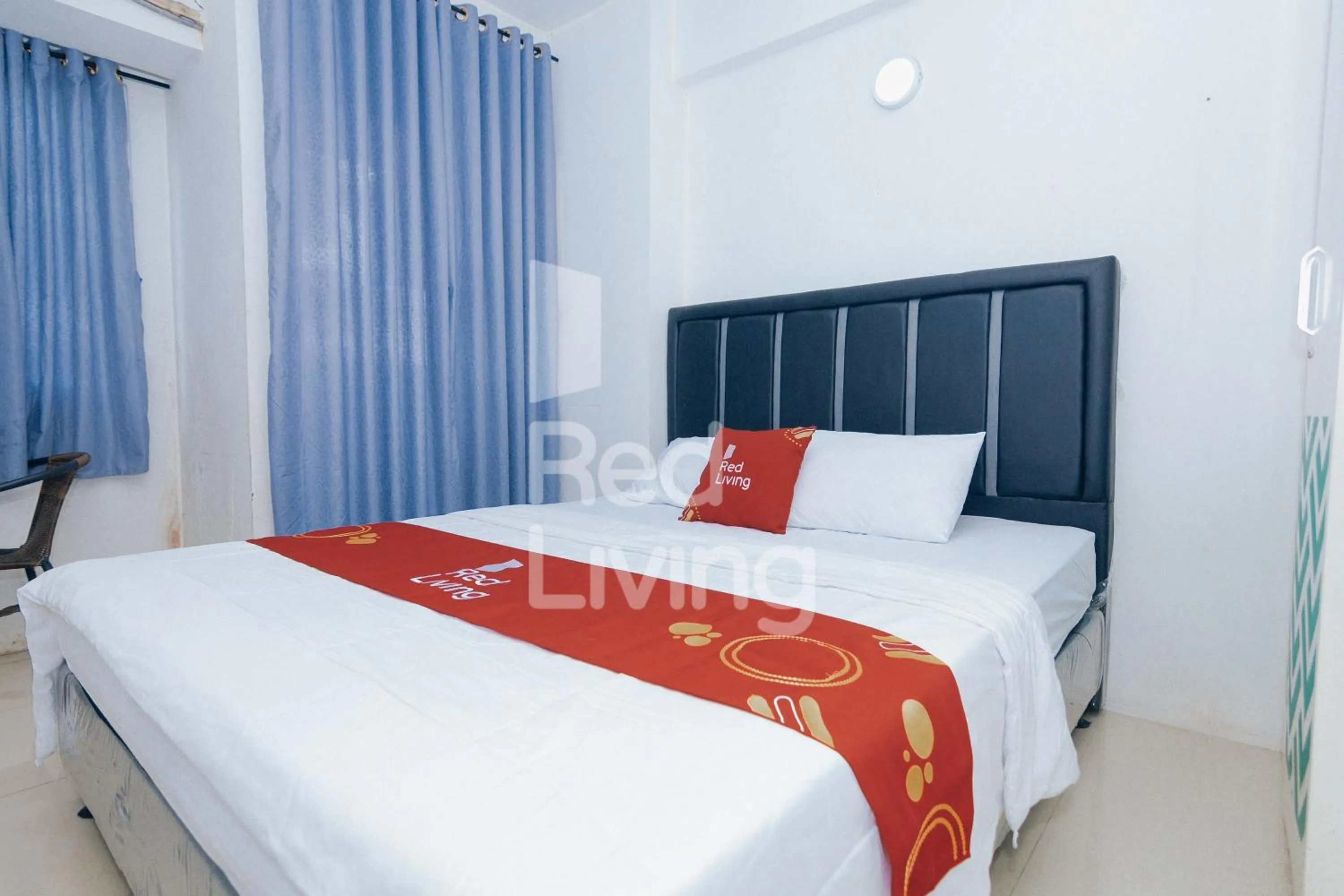 Bed in Redliving Apartemen Grand Sentraland - AT Properti Tower Pink