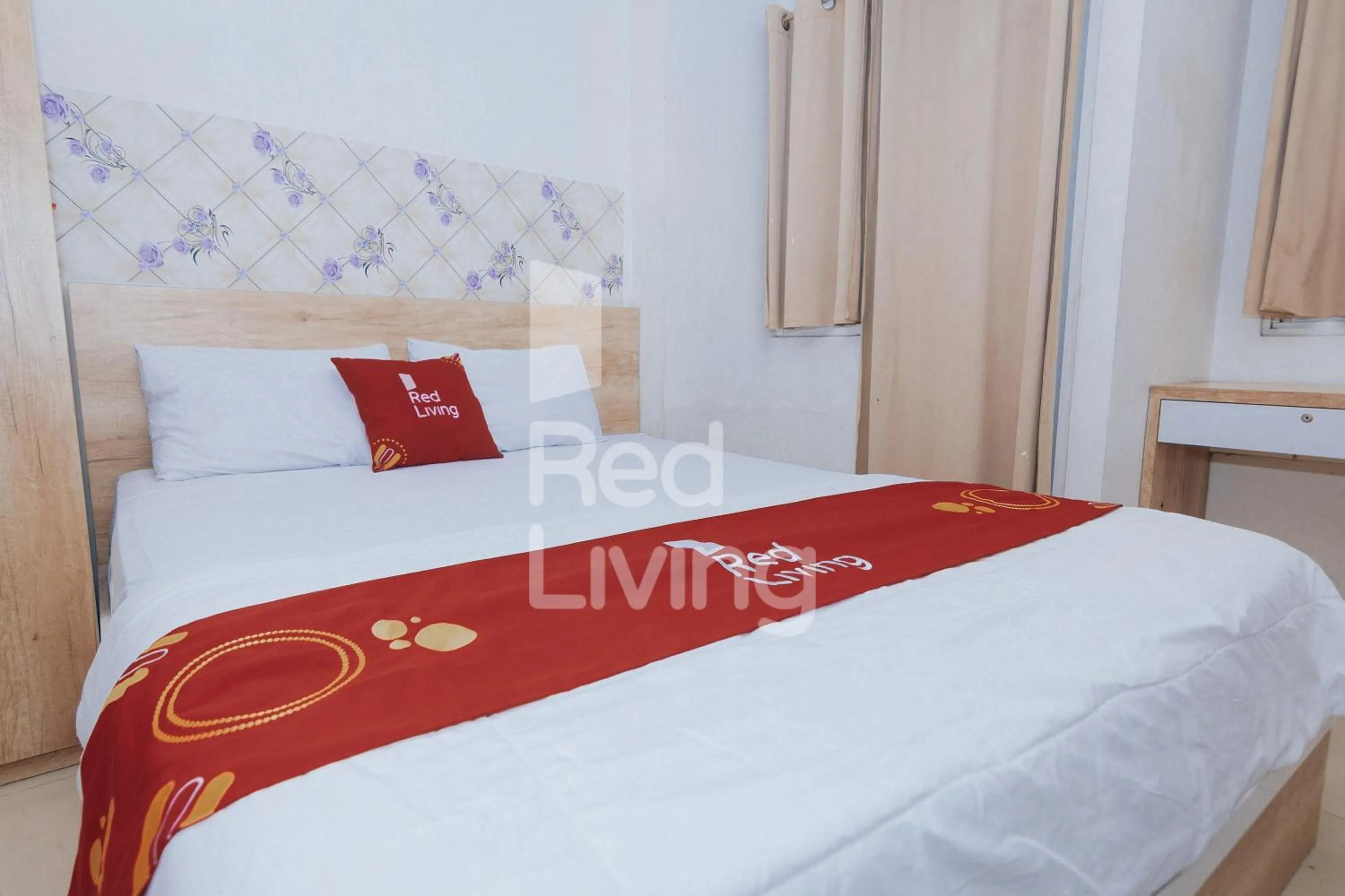 Bed in Redliving Apartemen Grand Sentraland - AT Properti Tower Pink