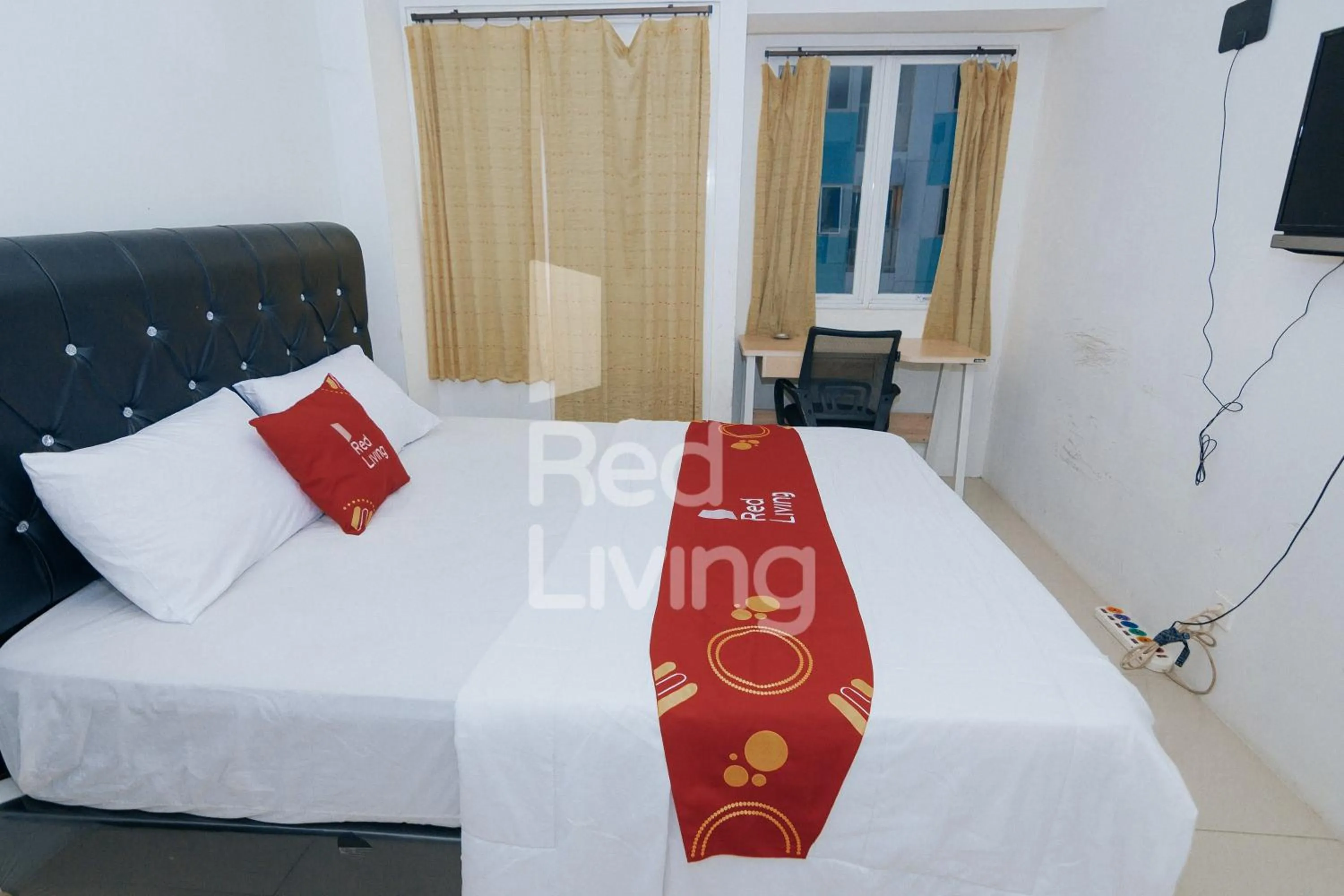 Bed in Redliving Apartemen Grand Sentraland - AT Properti Tower Pink