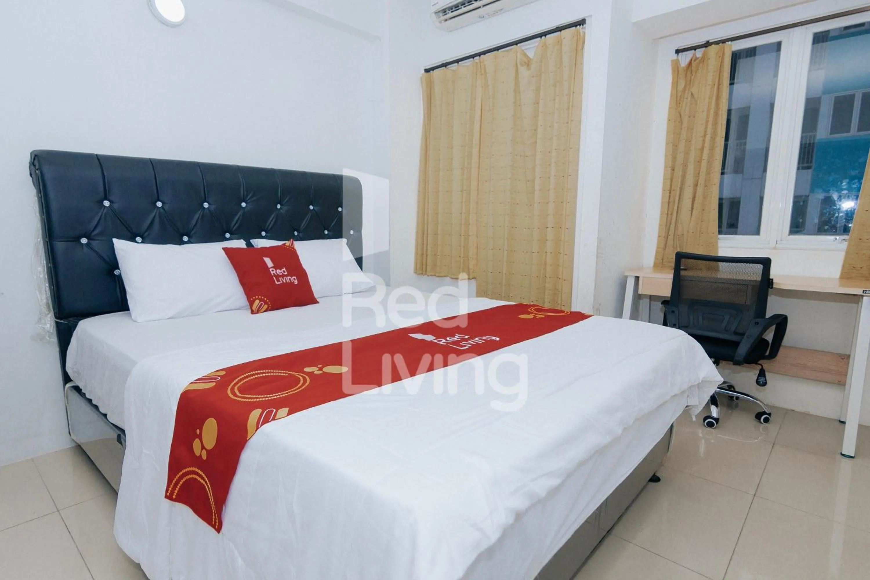Bed in Redliving Apartemen Grand Sentraland - AT Properti Tower Pink