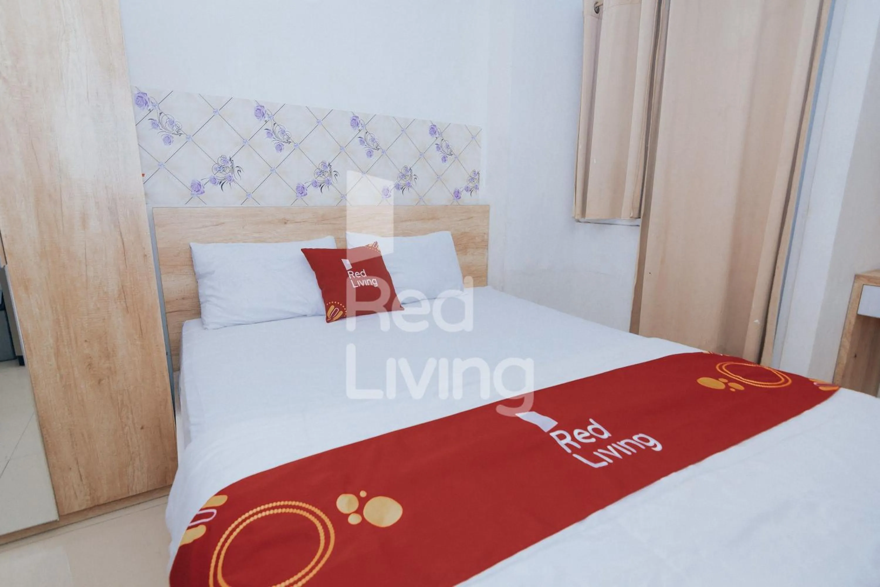 Bed in Redliving Apartemen Grand Sentraland - AT Properti Tower Pink