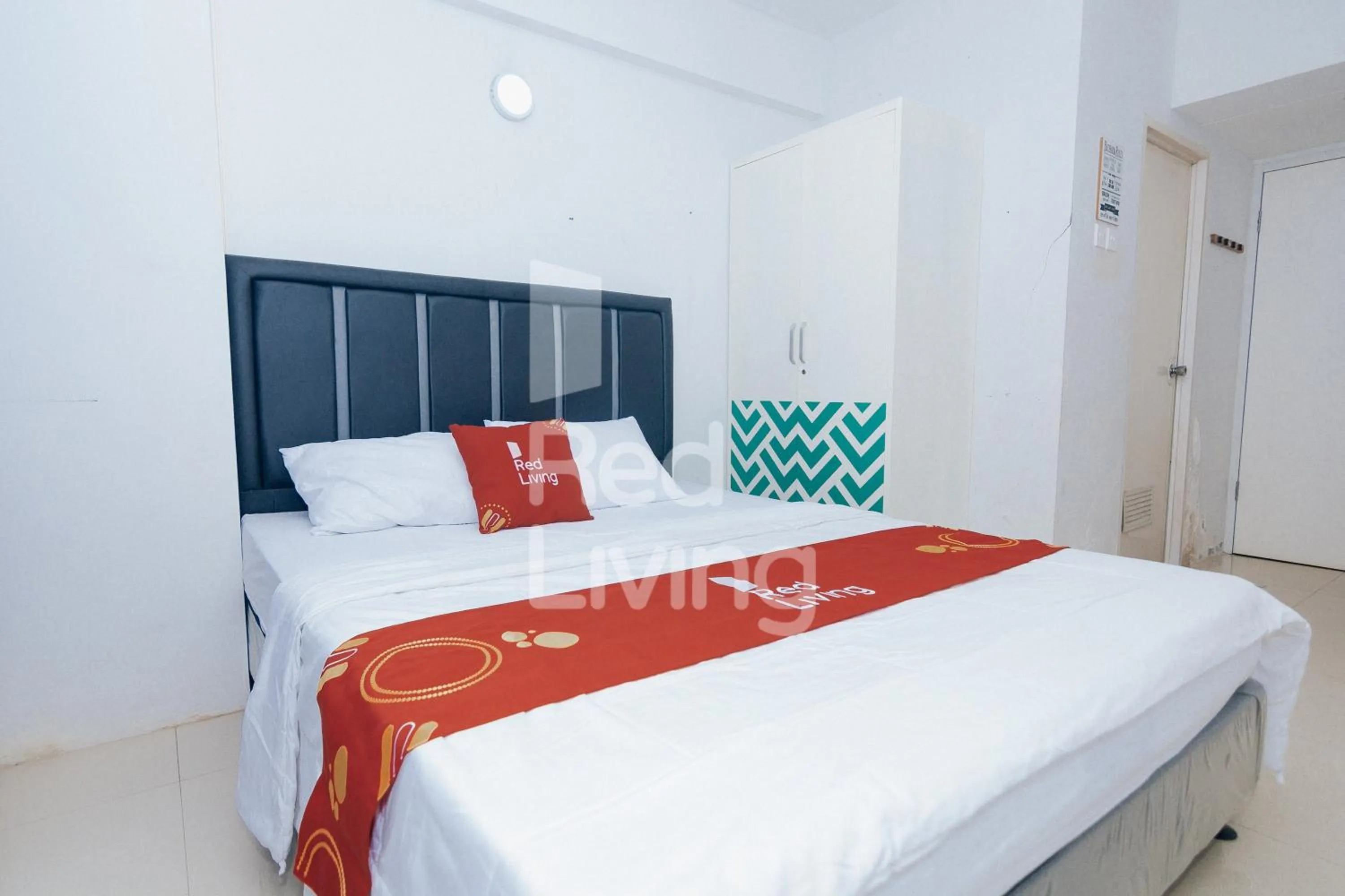Bed in Redliving Apartemen Grand Sentraland - AT Properti Tower Pink