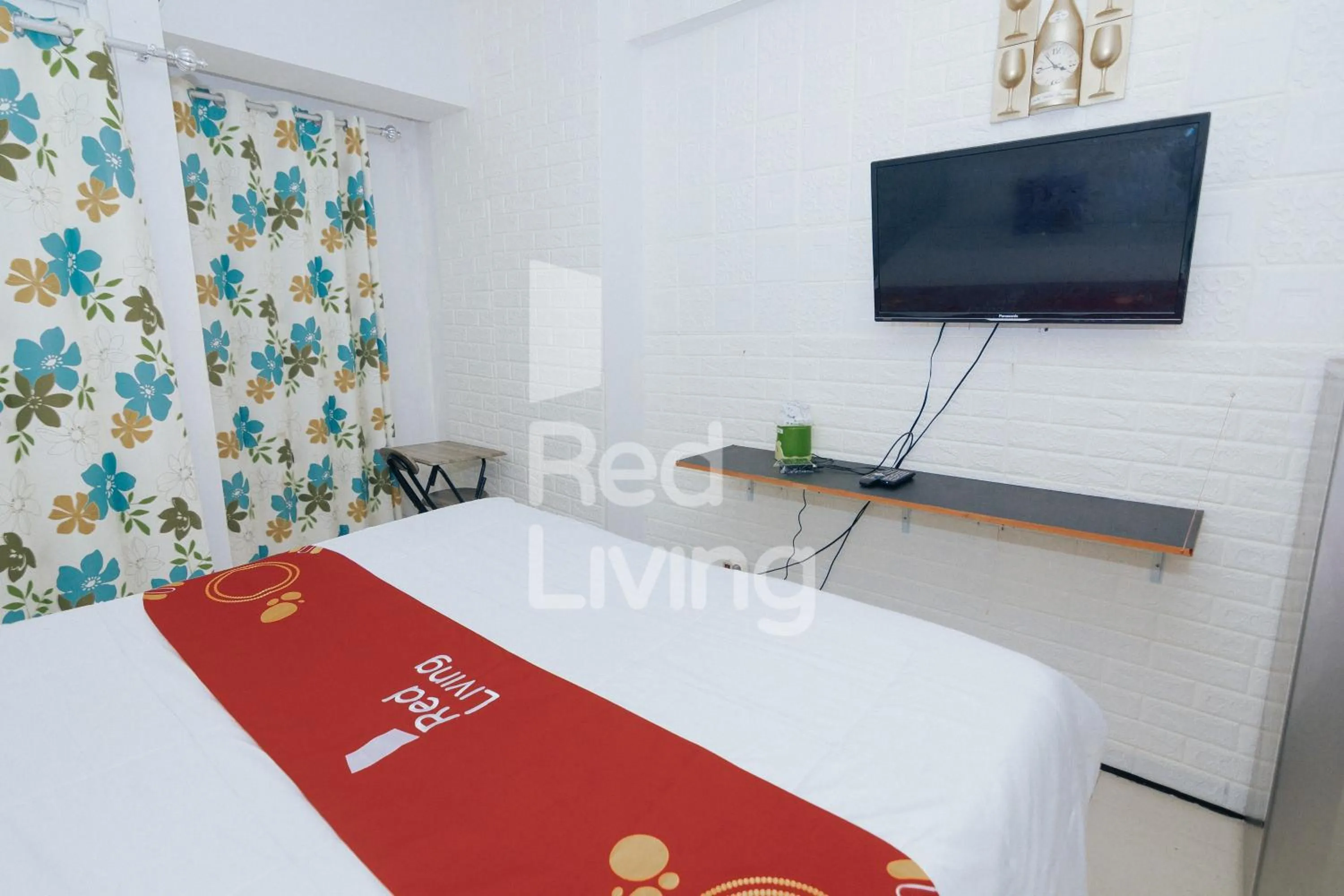 Bed in Redliving Apartemen Grand Sentraland - AT Properti Tower Pink
