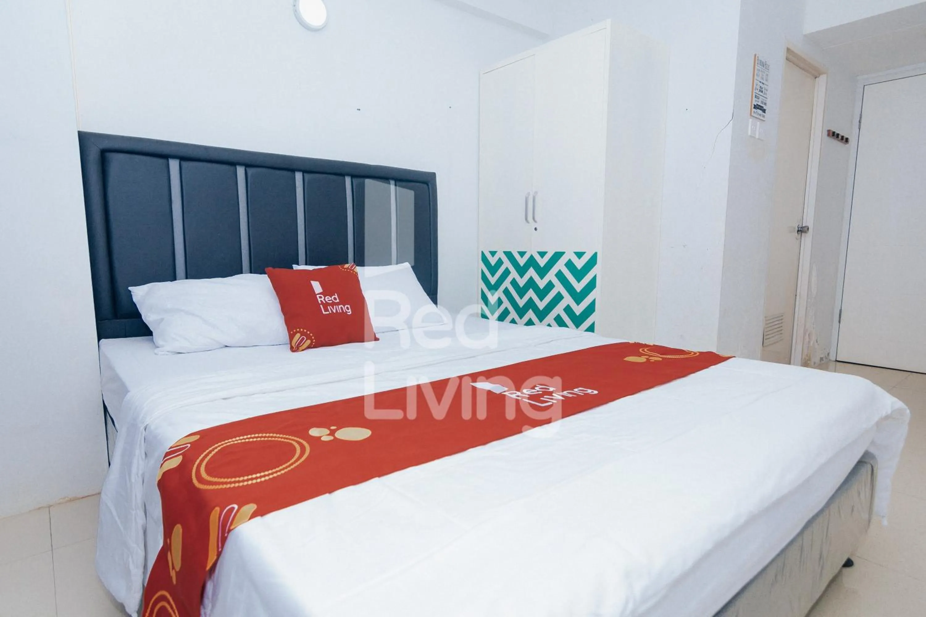 Bed in Redliving Apartemen Grand Sentraland - AT Properti Tower Pink
