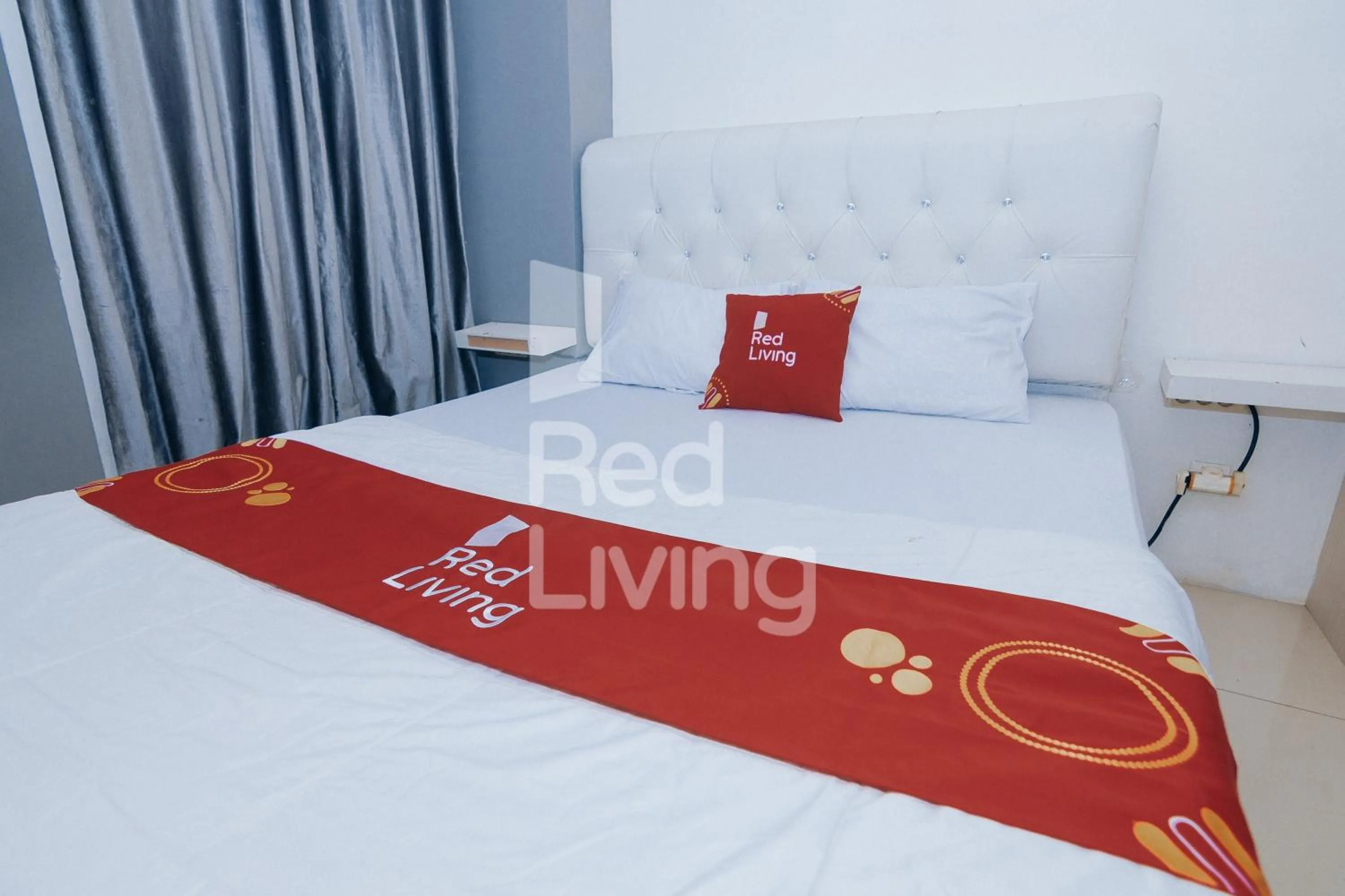 Bed in Redliving Apartemen Grand Sentraland - AT Properti Tower Pink