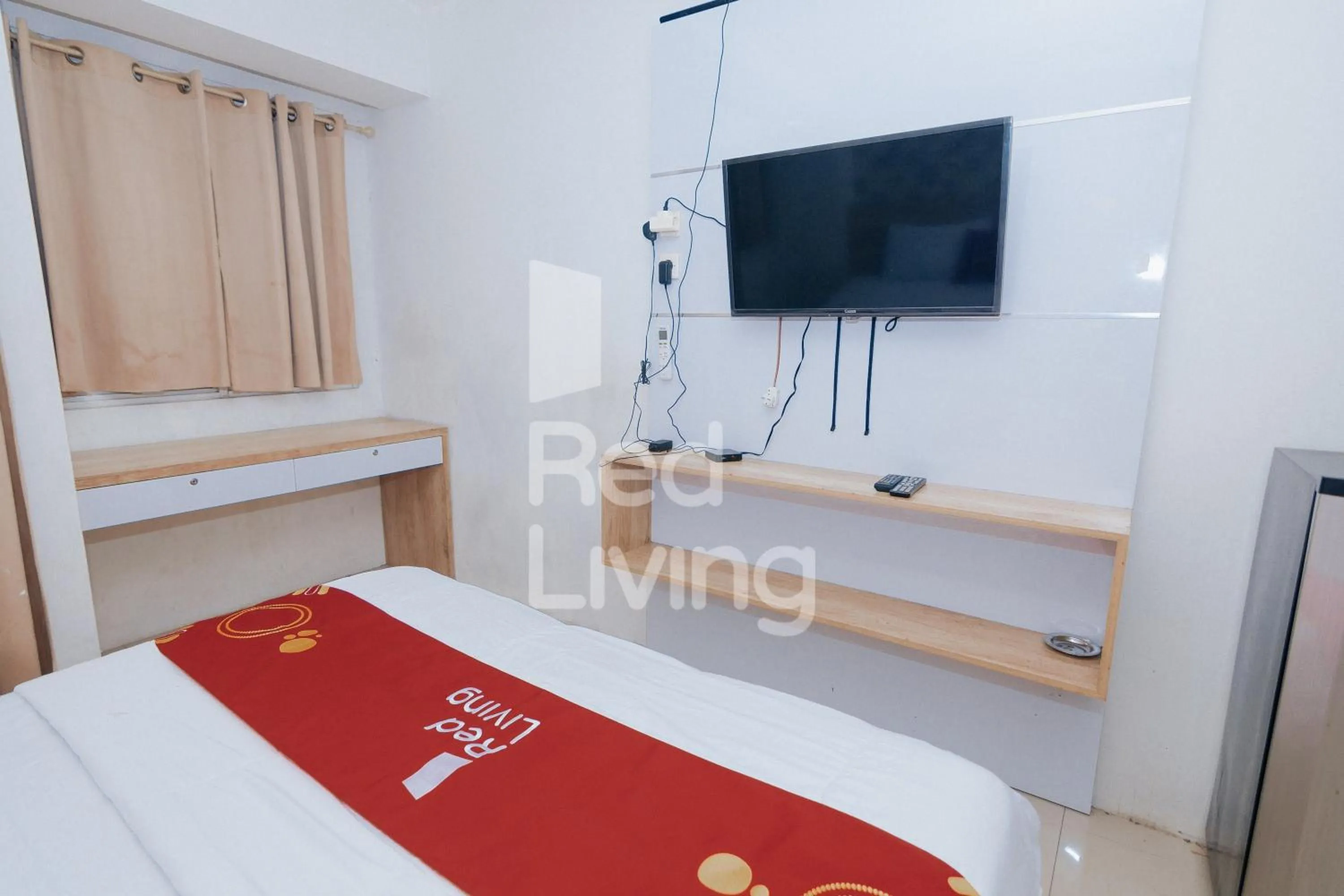 Bed in Redliving Apartemen Grand Sentraland - AT Properti Tower Pink