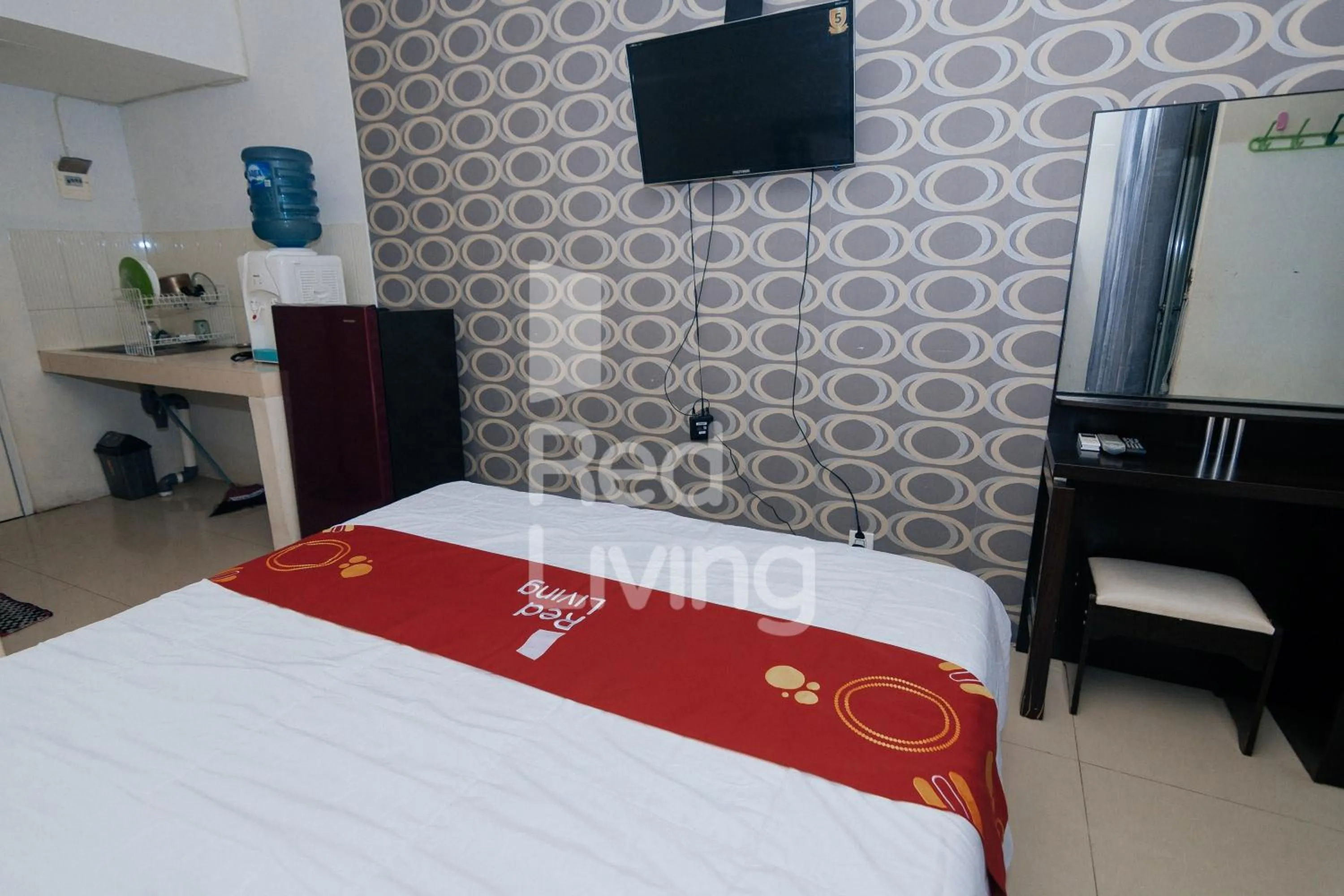 Bed in Redliving Apartemen Grand Sentraland - AT Properti Tower Pink