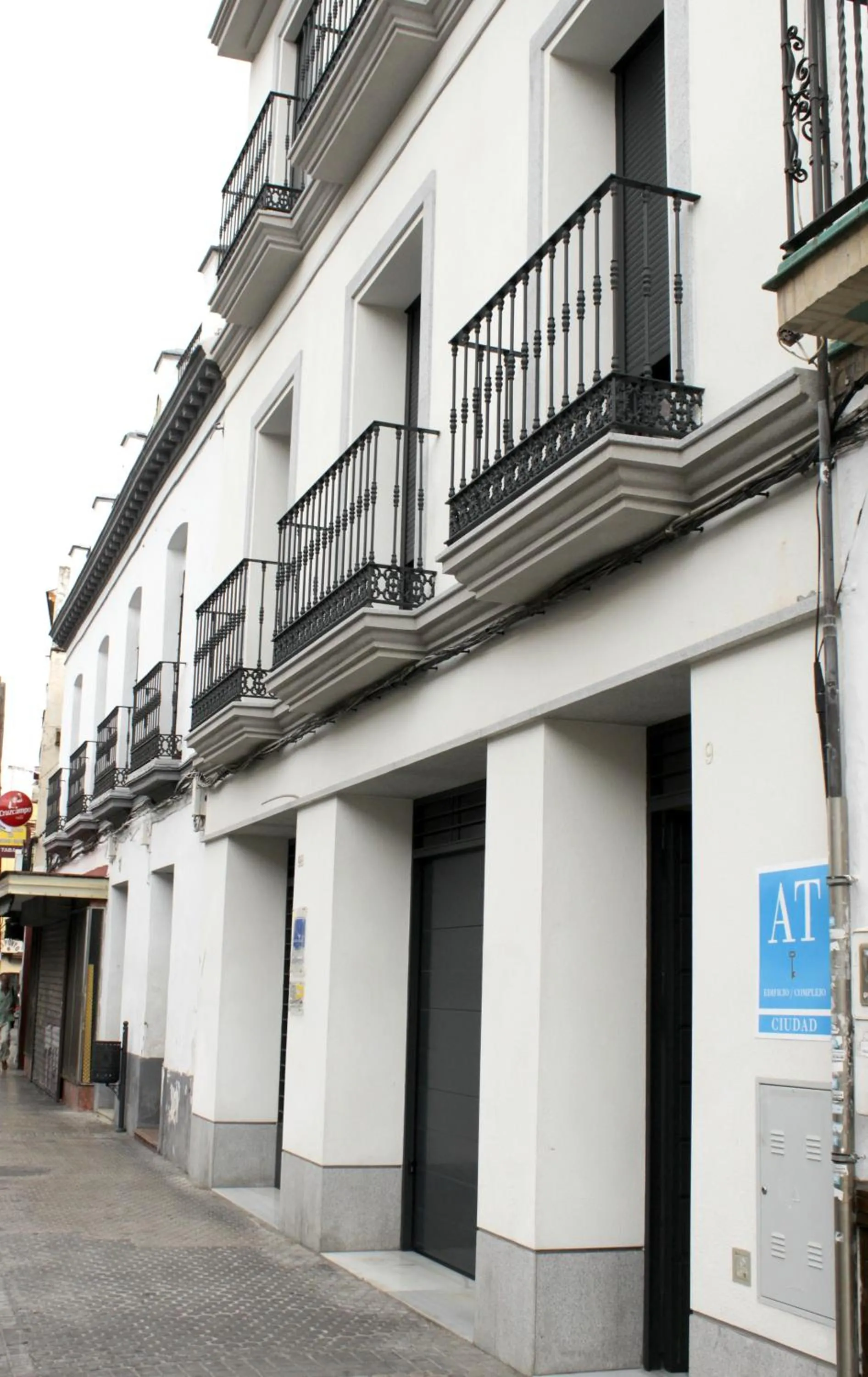 Facade/entrance in SEVITUR Seville Comfort Apartments