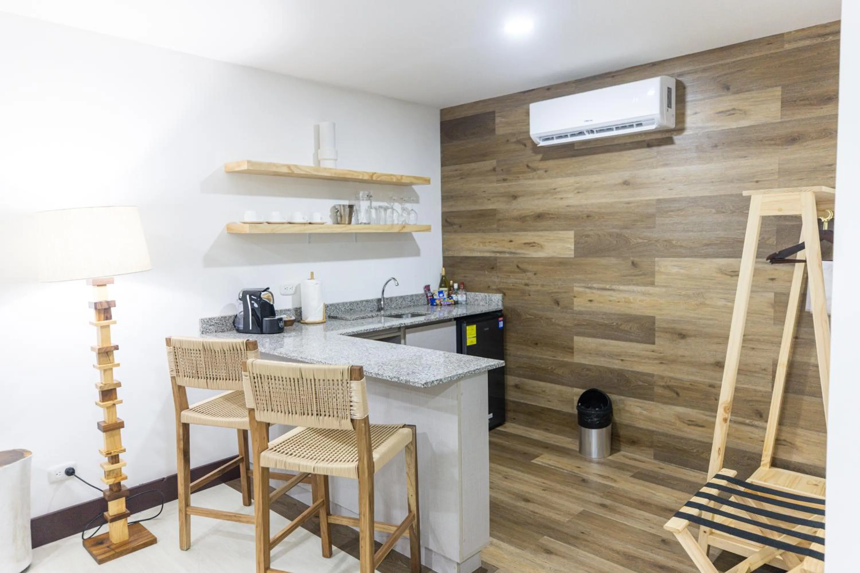 Coffee/tea facilities in Paradise Bay Hotel Boutique