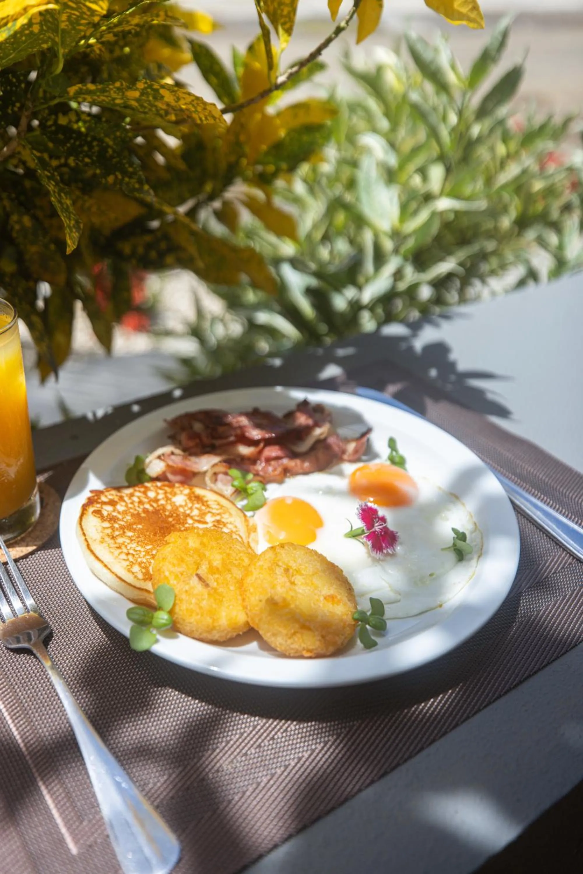 Restaurant/places to eat in Paradise Bay Hotel Boutique