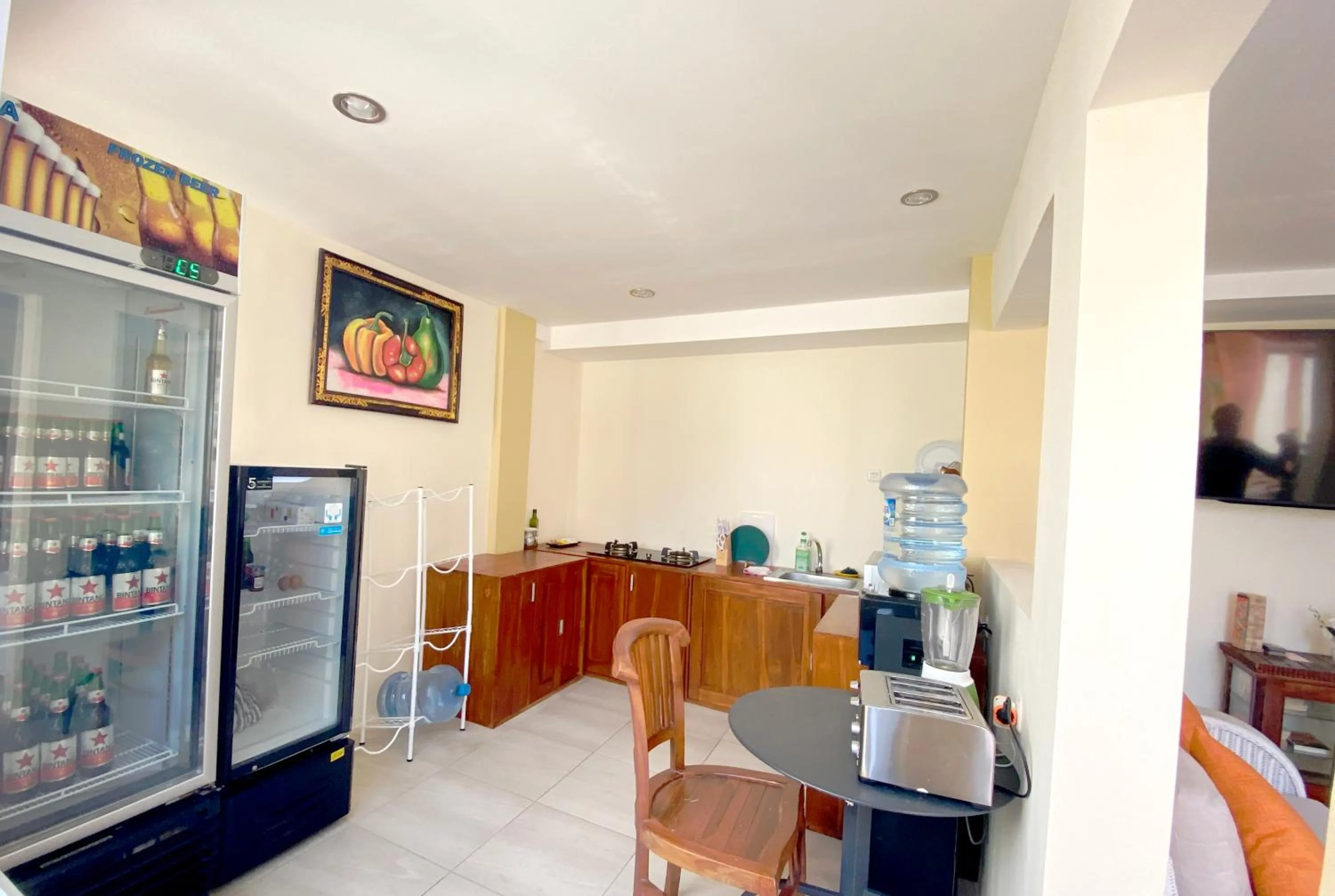 Kitchen or kitchenette in Andi Beach House