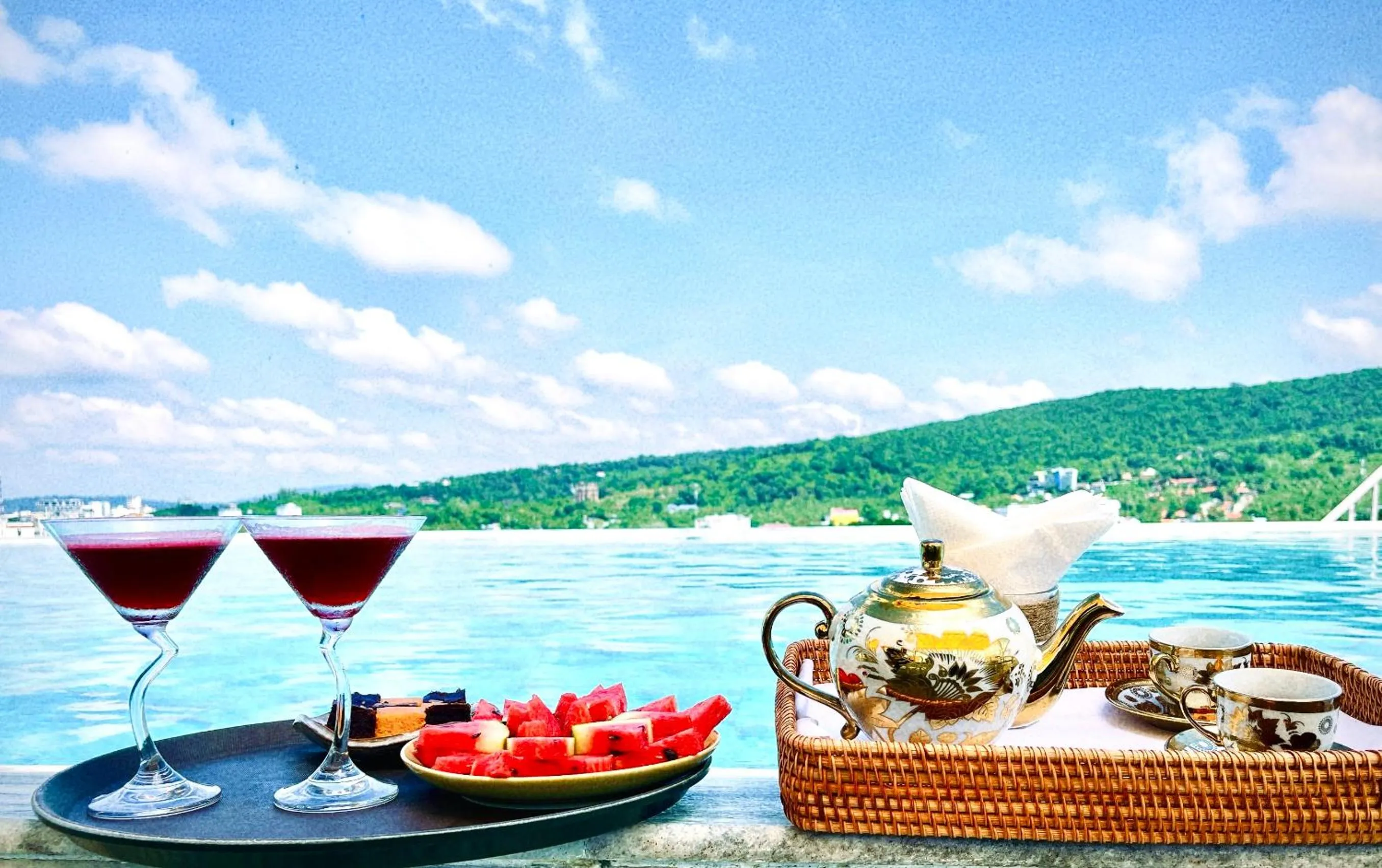 Swimming pool in Aquasun Hotel Phu Quoc