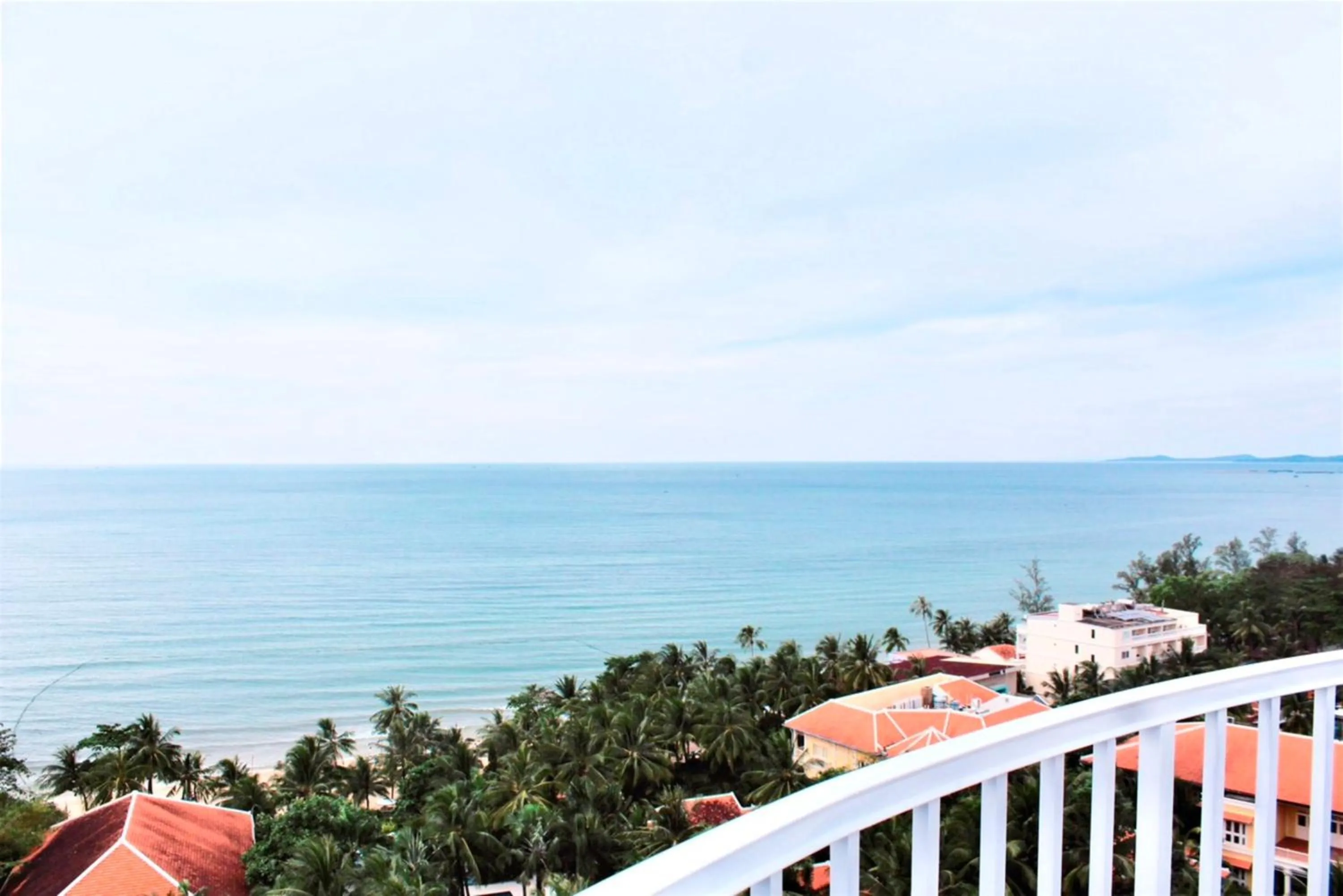Swimming pool in Aquasun Hotel Phu Quoc