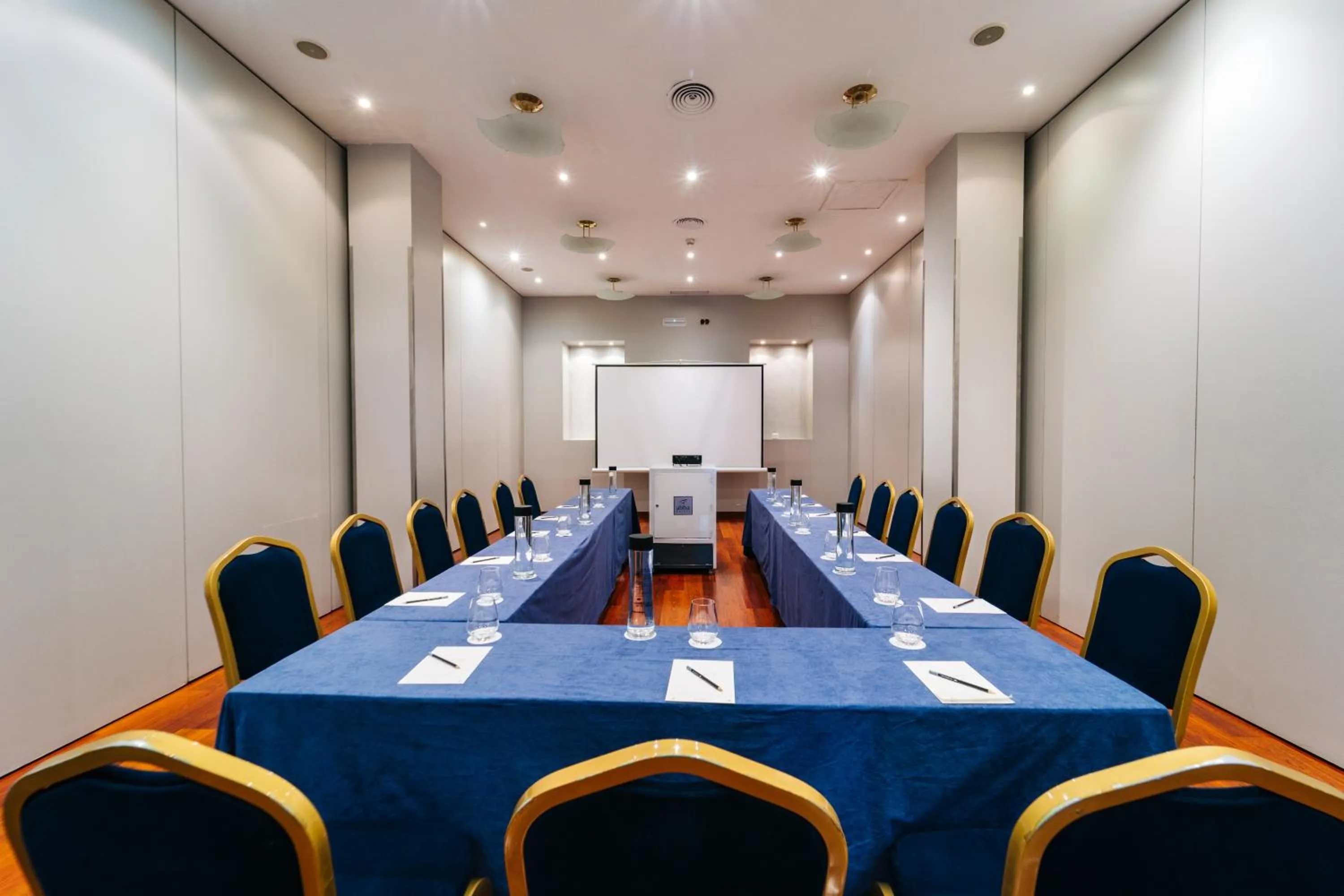 Meeting/conference room in Abba Fonseca