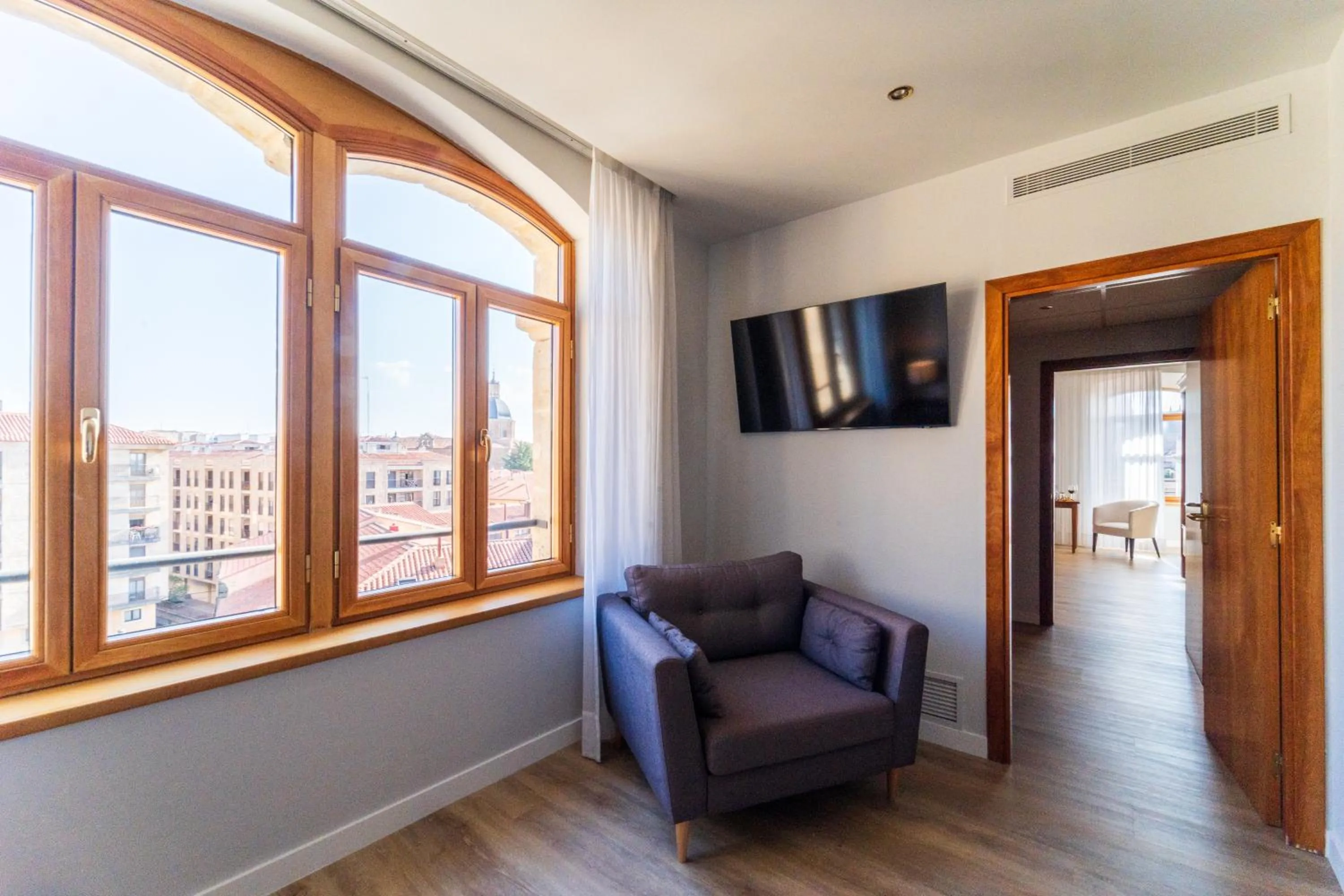 TV and multimedia in Abba Fonseca