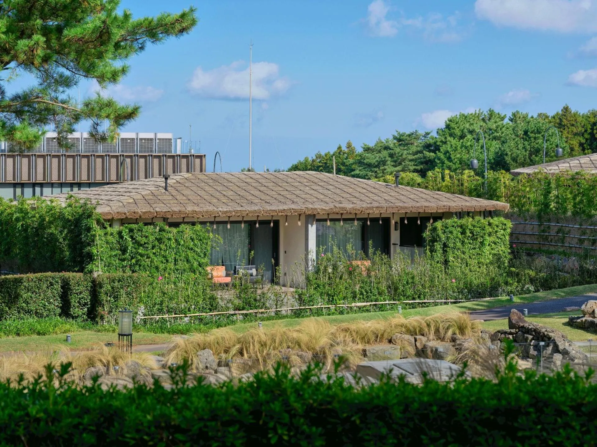 Property building in Amber Pure Hill Hotels & Resorts Jeju