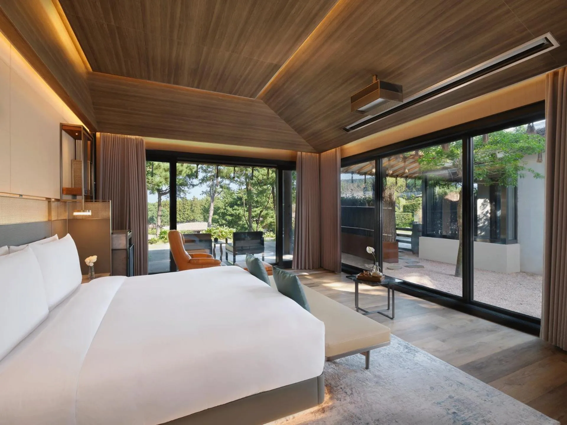 Bed in Amber Pure Hill Hotels & Resorts Jeju