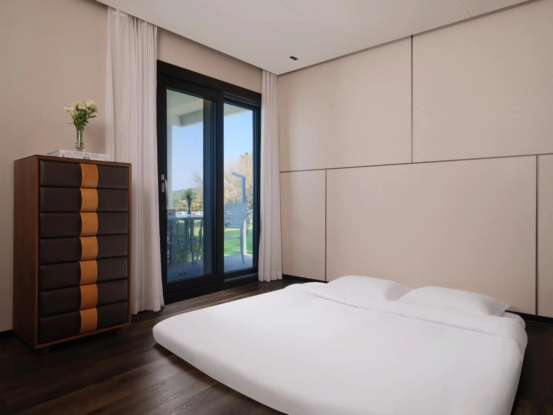 Bedroom, Bed in Amber Pure Hill Hotels & Resorts Jeju