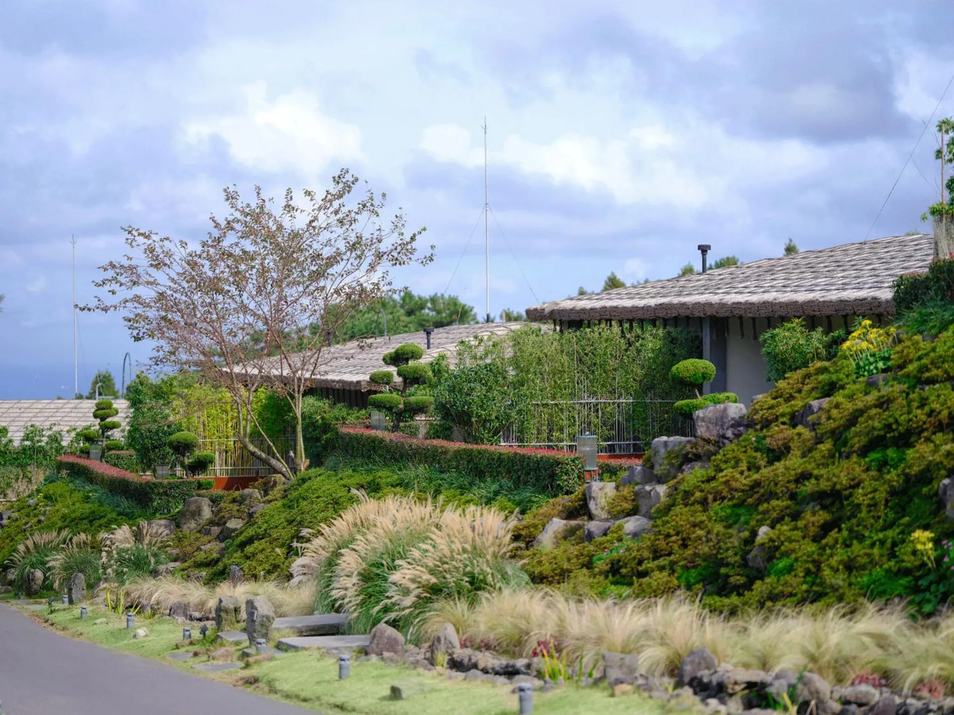 Property building in Amber Pure Hill Hotels & Resorts Jeju