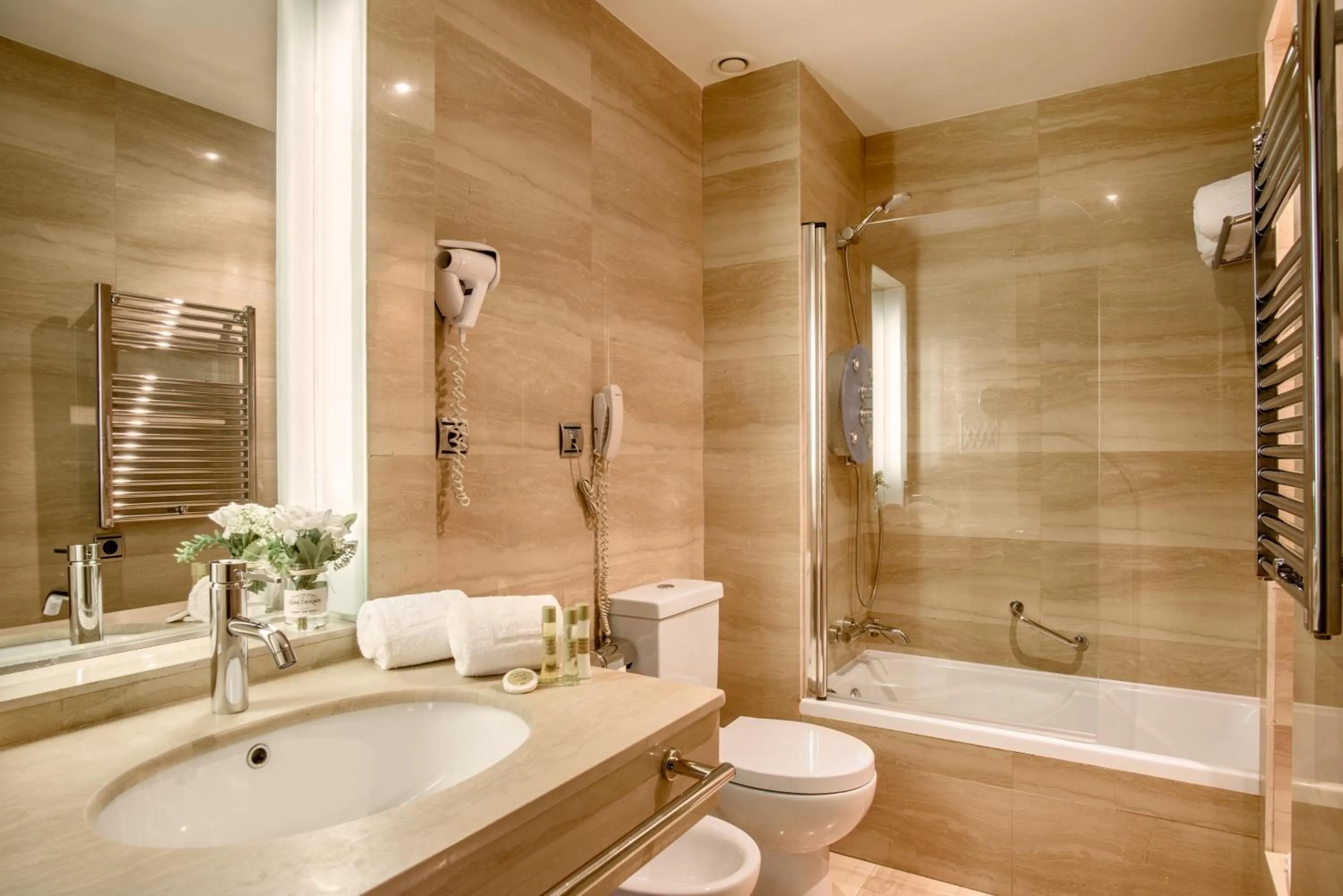 Bathroom in Exe León