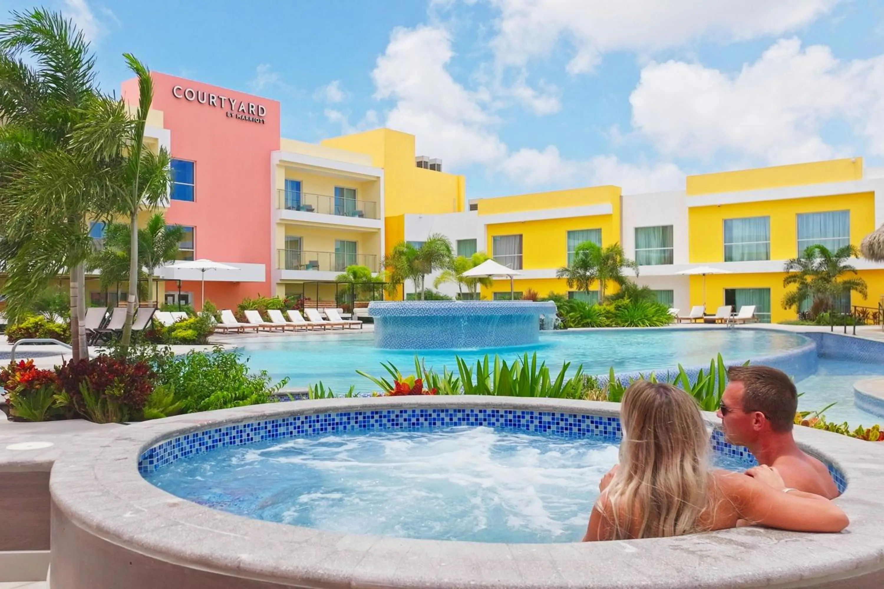 Swimming pool in Courtyard by Marriott Curacao
