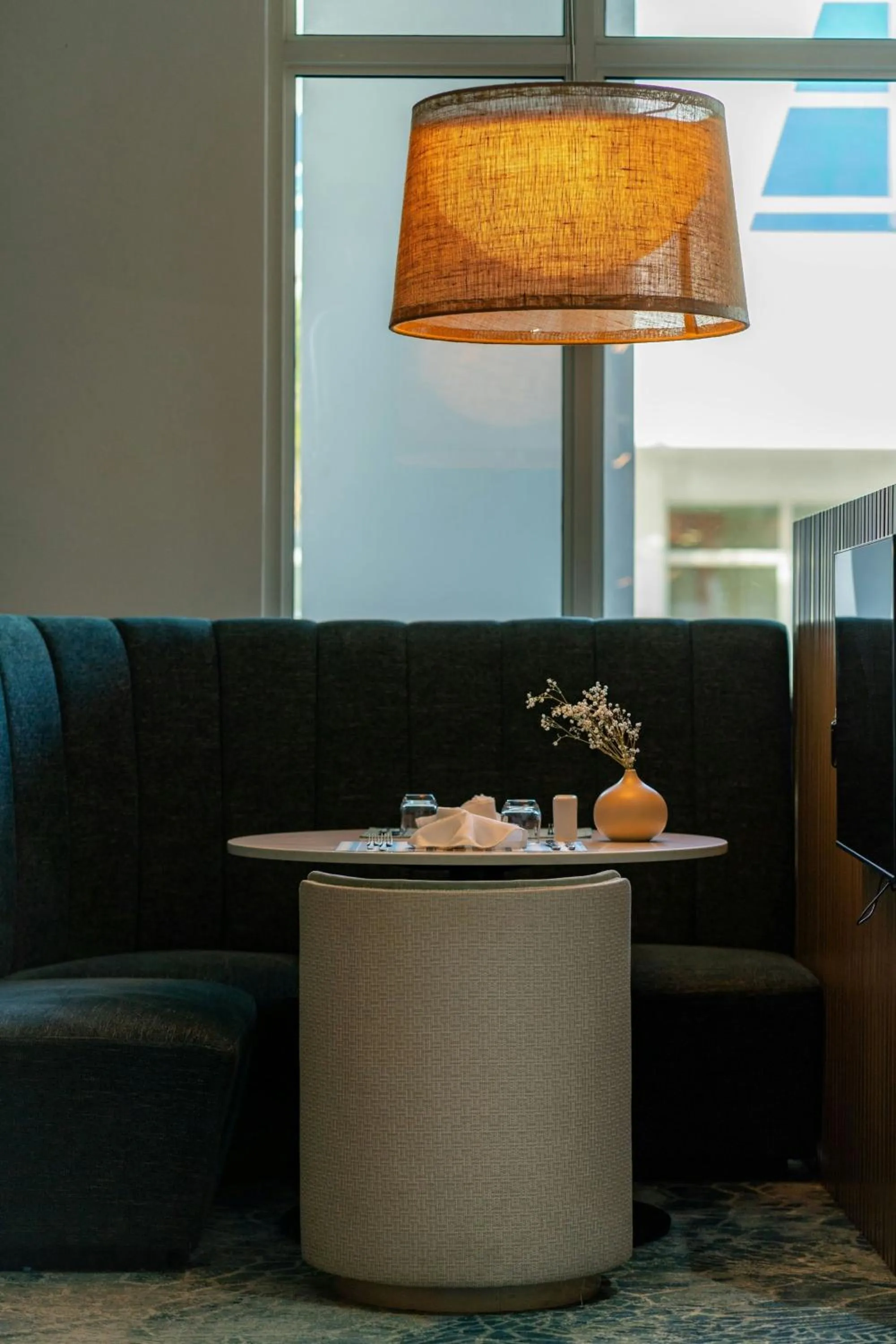 Lounge or bar in Courtyard by Marriott Curacao