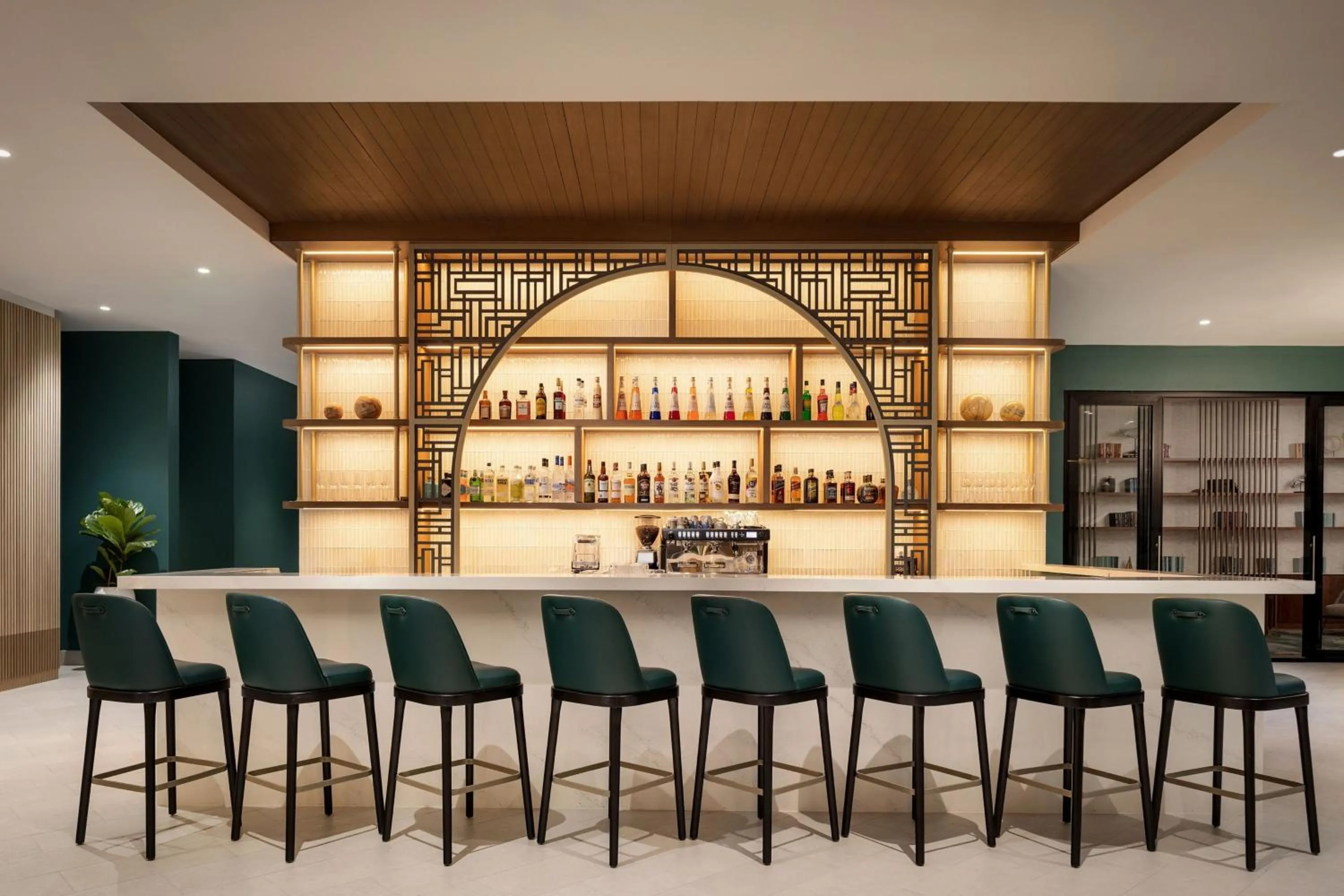 Lounge or bar in Courtyard by Marriott Curacao