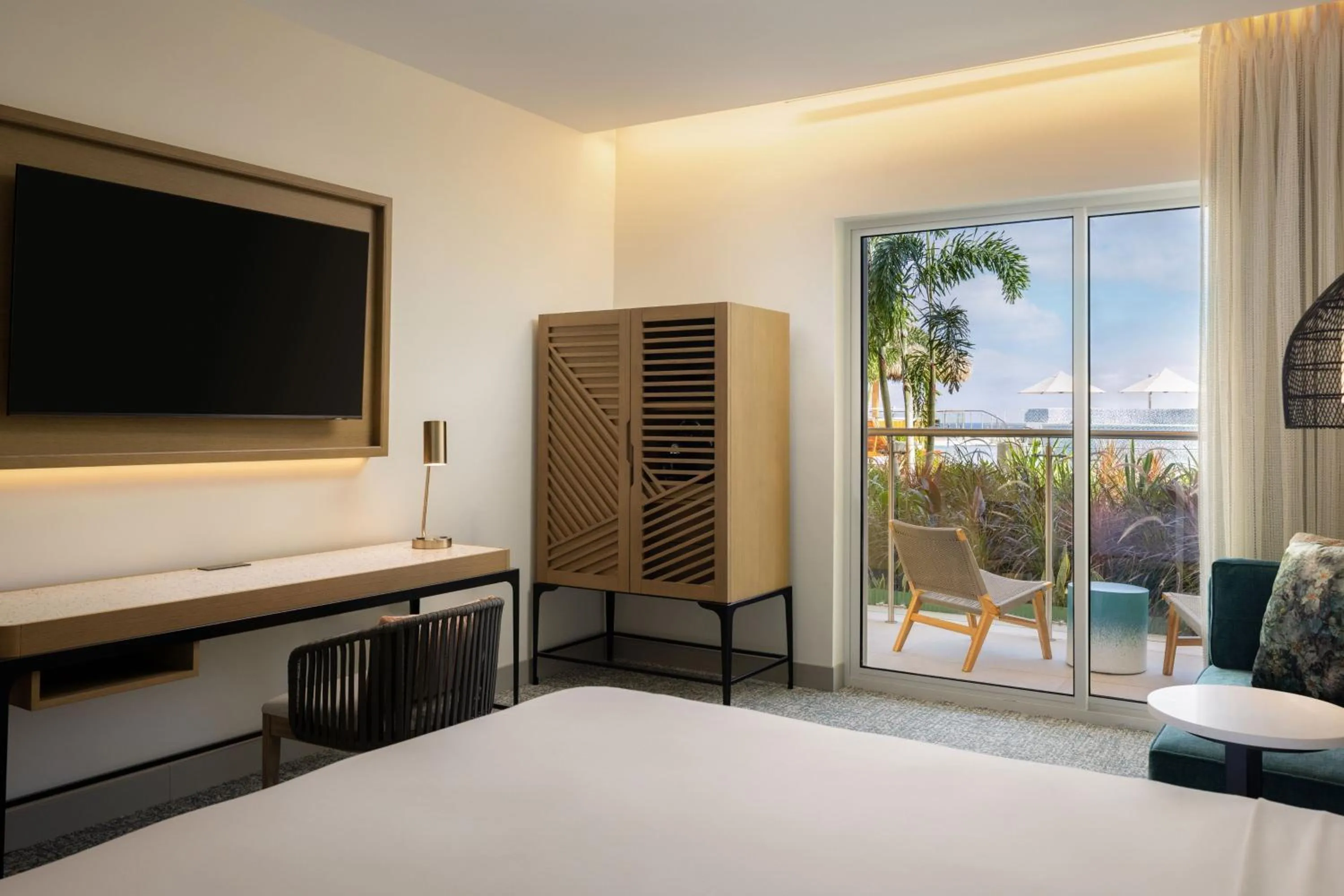 Swimming pool, Bed in Courtyard by Marriott Curacao