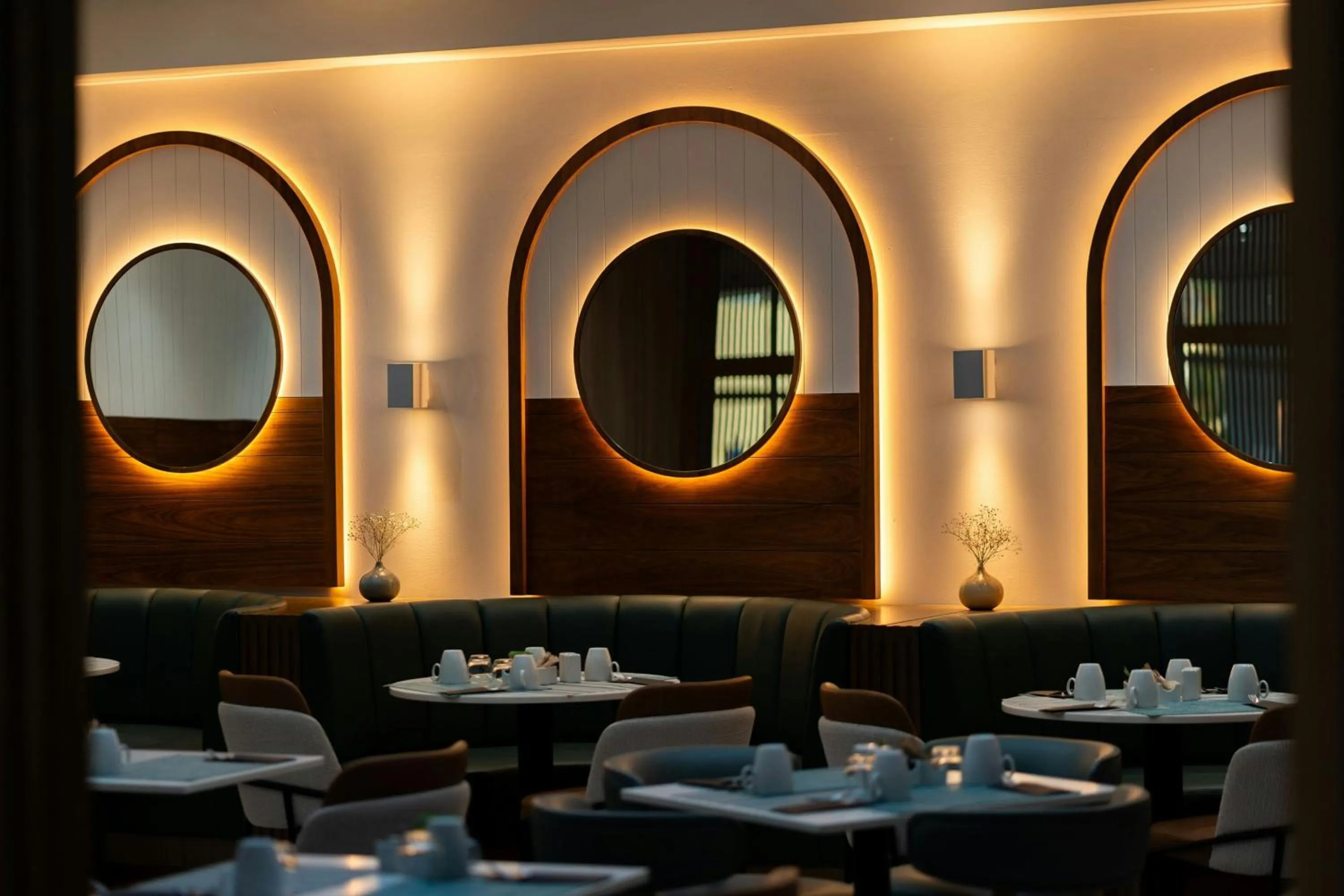 Lounge or bar in Courtyard by Marriott Curacao