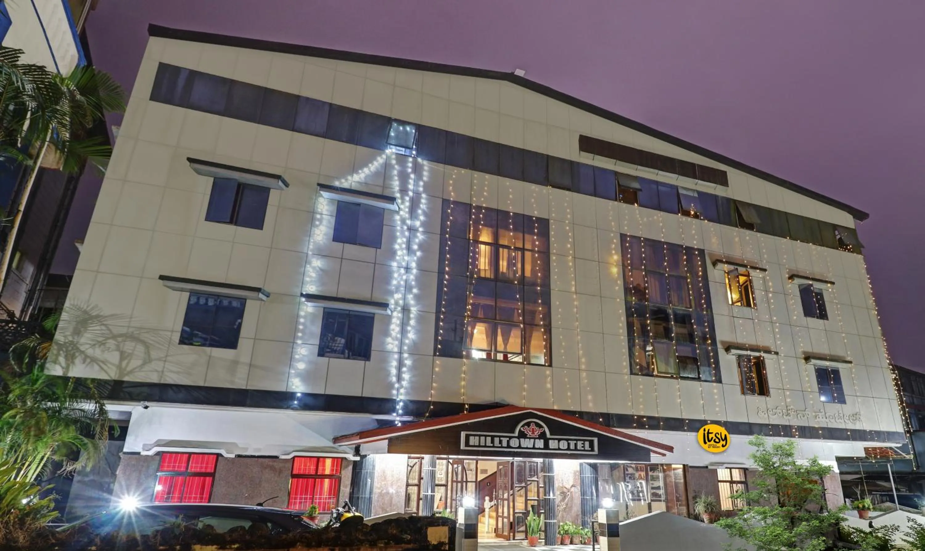 Property building in Itsy Hotels Hill Town, 500 Mtrs From Madikeri Fort