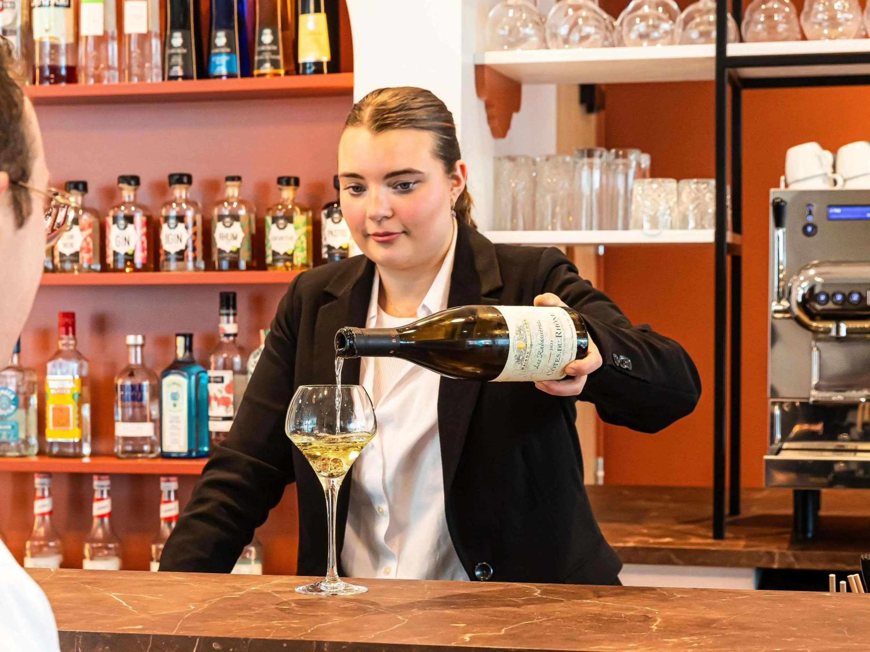 Lounge or bar in Mercure Dunkerque Centre Gare