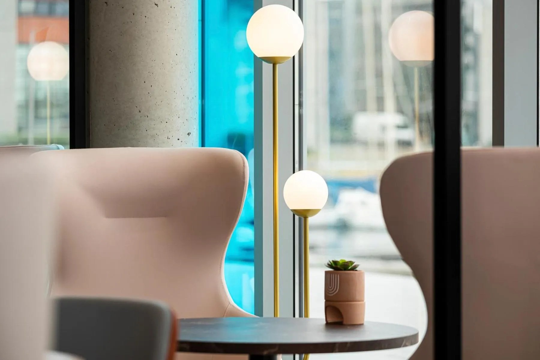 Seating area in Mercure Dunkerque Centre Gare